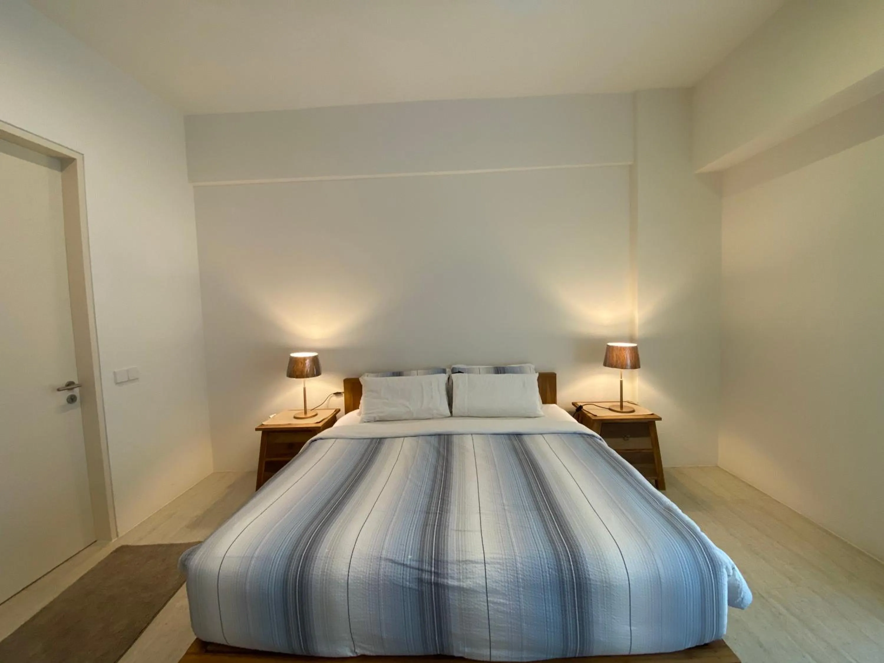 Bed in By The Sea @ Cozy Beachfront Home