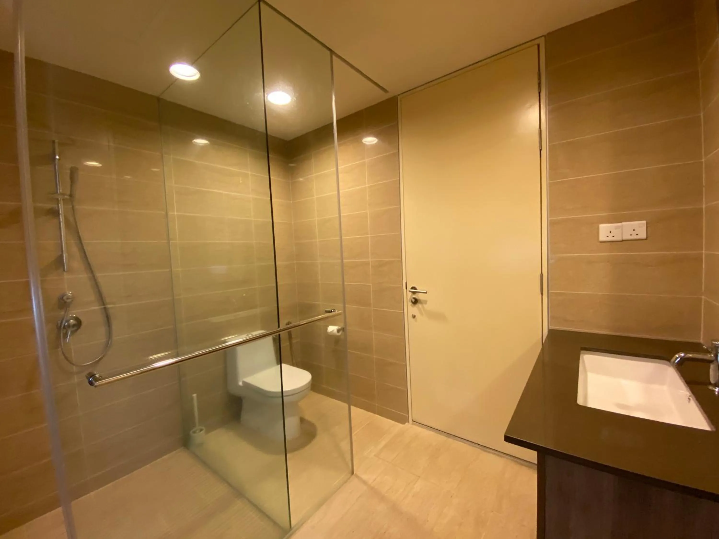 By The Sea @ Cozy Beachfront Home