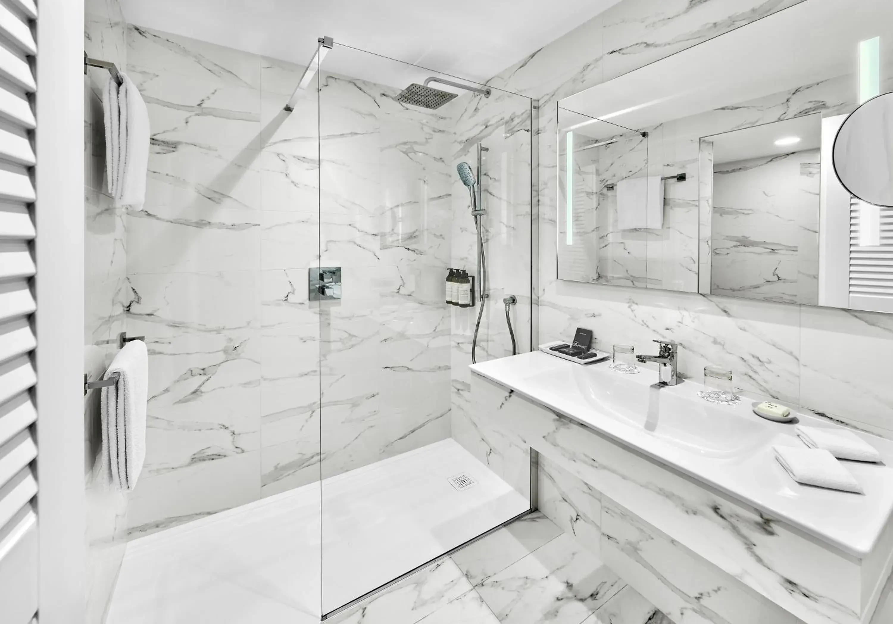 Fairmont Premium Room with Two Double Beds and Garden View in Fairmont Monte Carlo Fairmont Premium Room with Two Double Beds and Garden View in Fairmont Monte Carlo