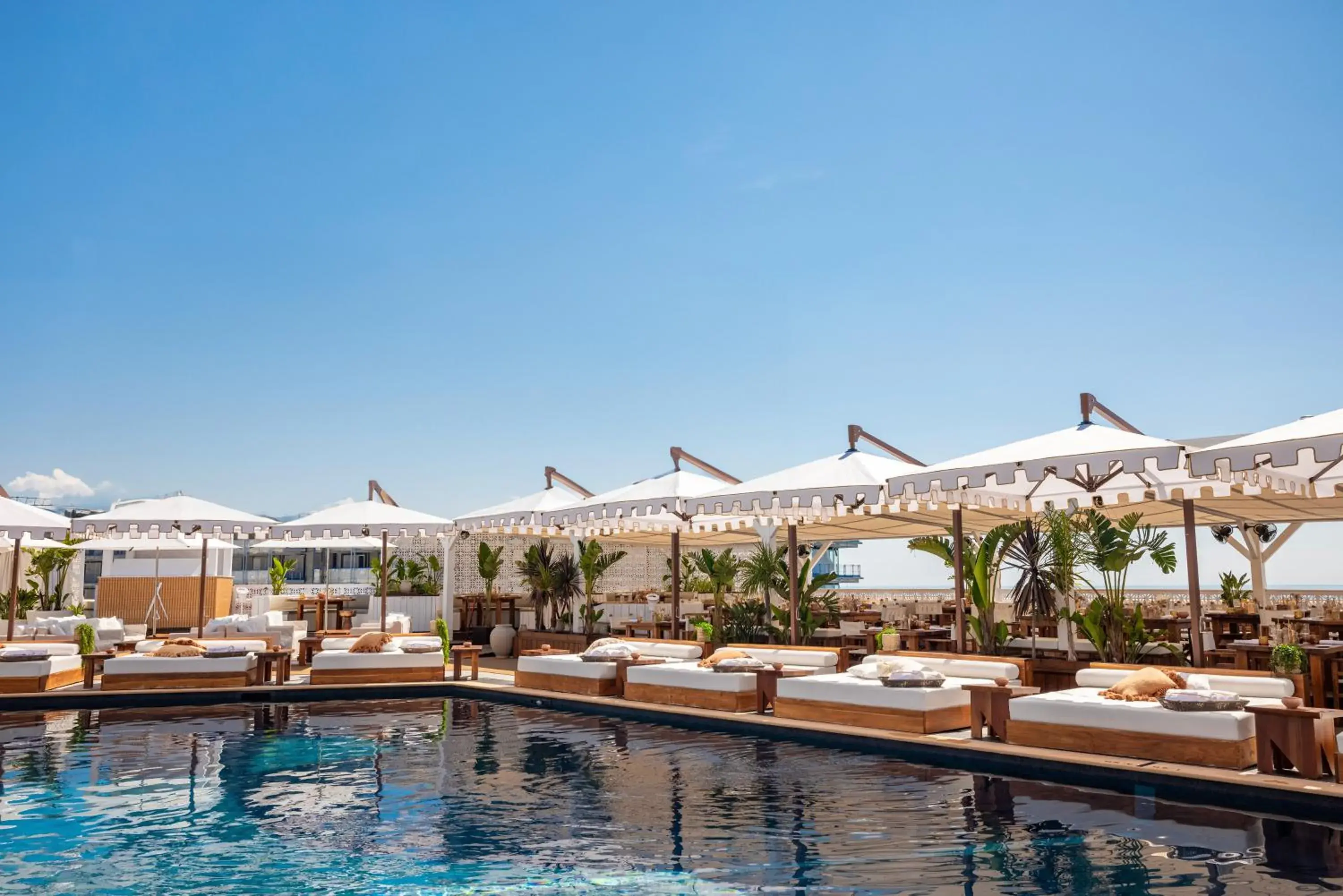 Swimming pool in Fairmont Monte Carlo Swimming pool in Fairmont Monte Carlo