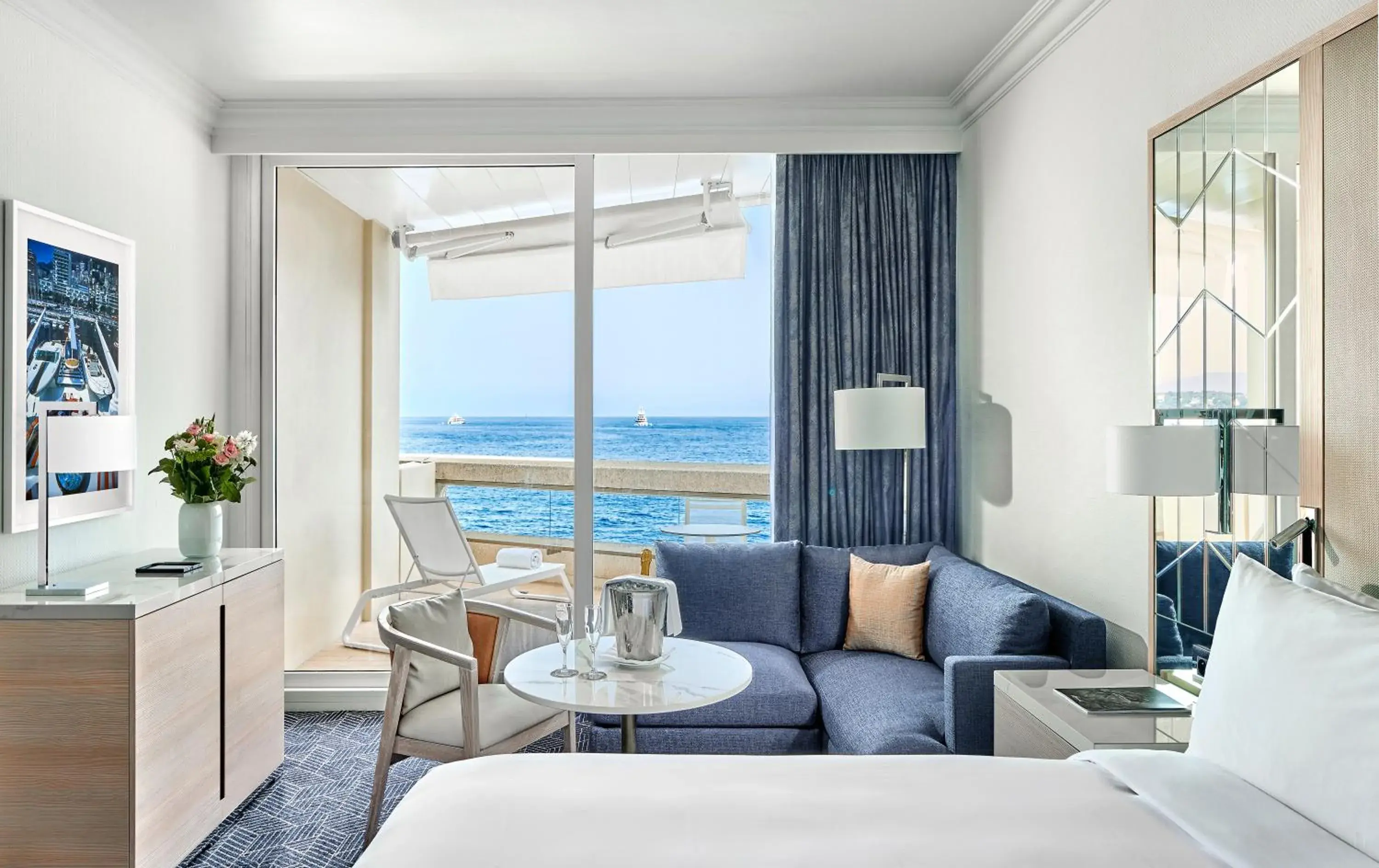 Sea view, Bed in Fairmont Monte Carlo Sea view, Bed in Fairmont Monte Carlo