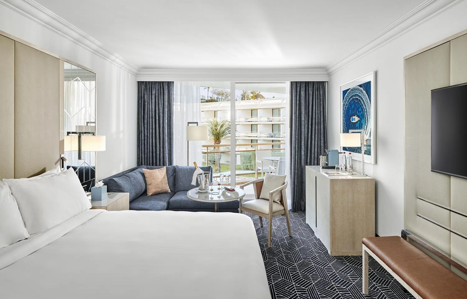 Bed in Fairmont Monte Carlo