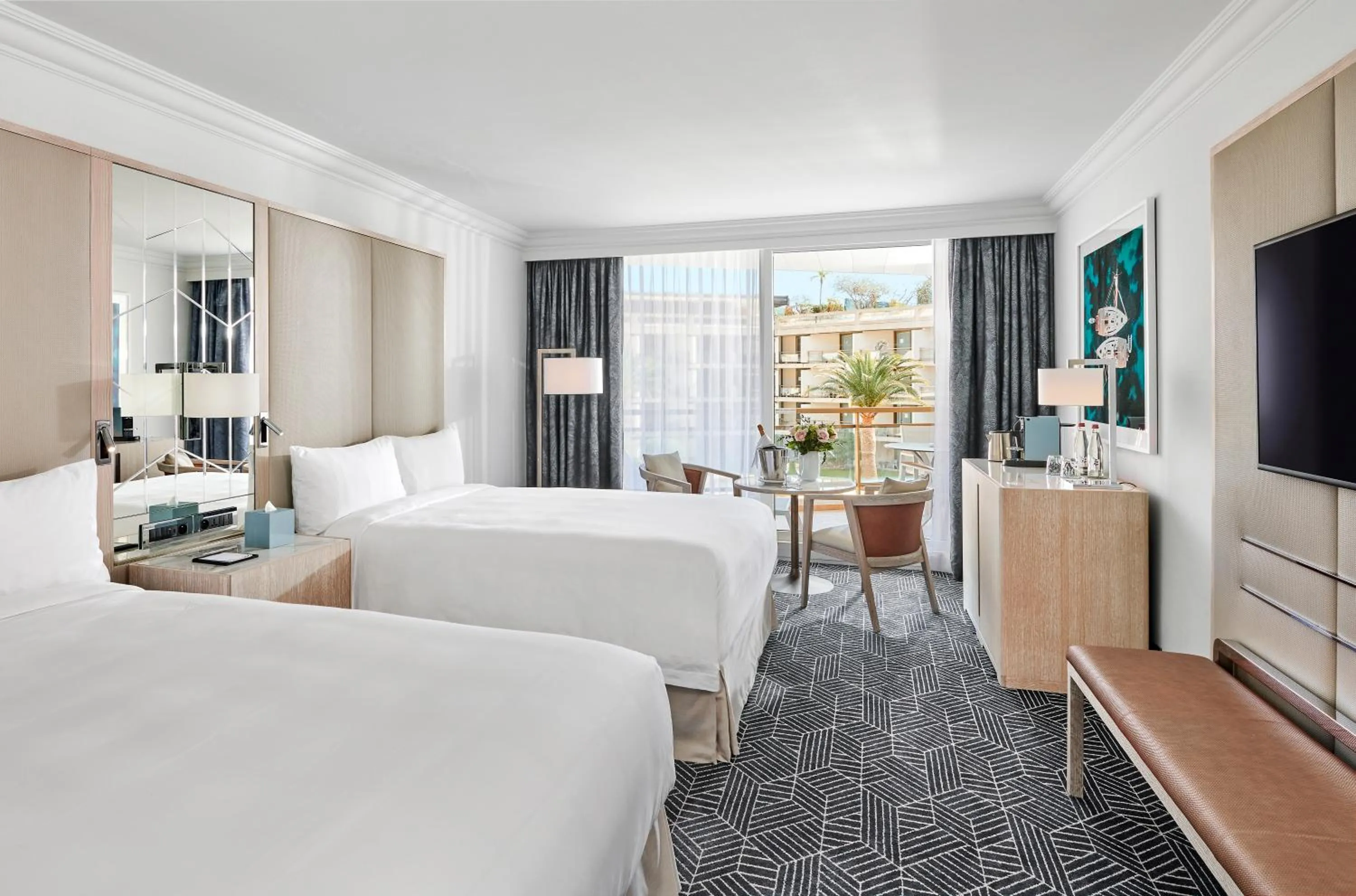 Garden view, Bed in Fairmont Monte Carlo