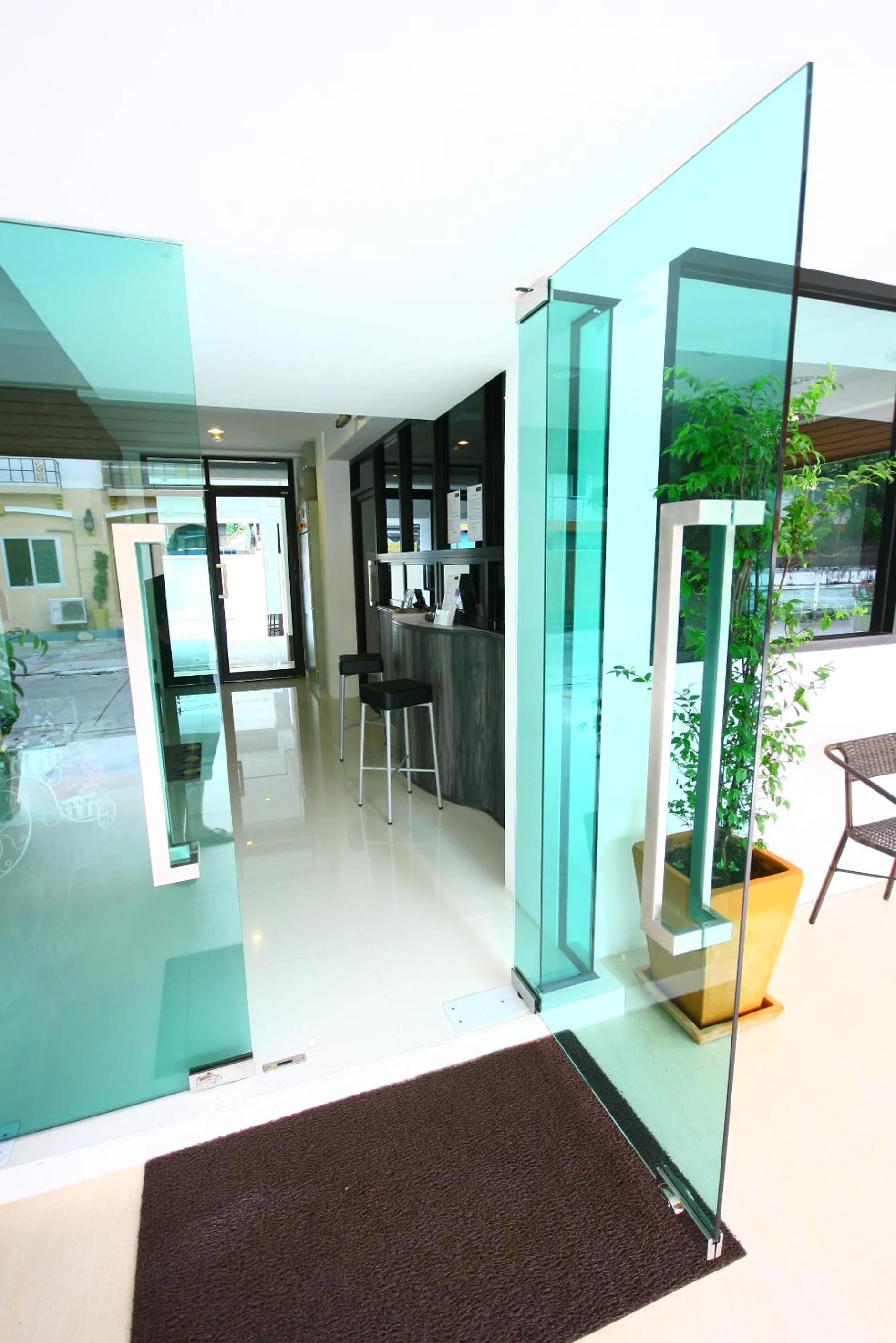 Facade/entrance in At Home Phetkasem