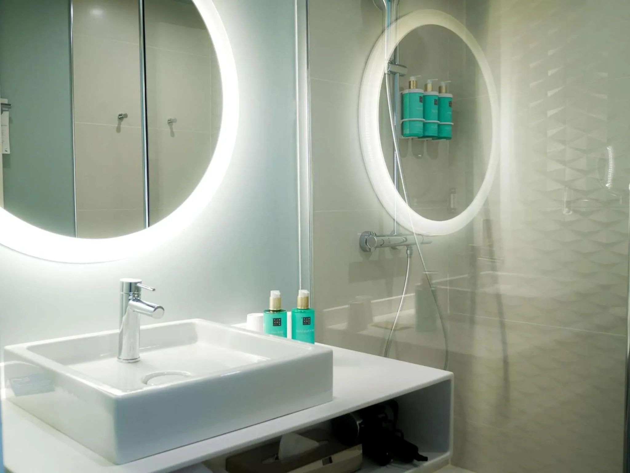 Bathroom in Novotel Monte-Carlo