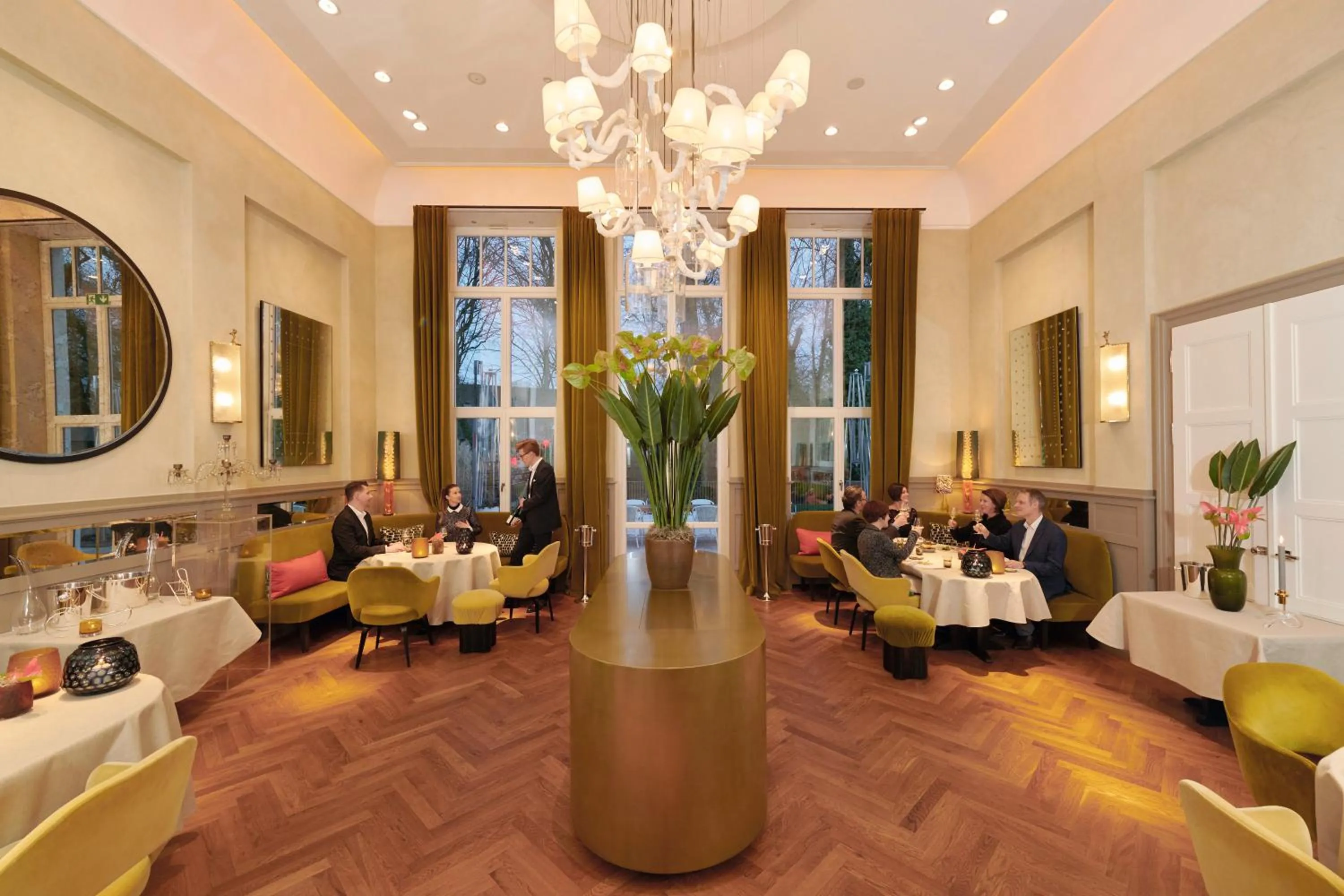 Restaurant/places to eat in LA MAISON hotel & spa