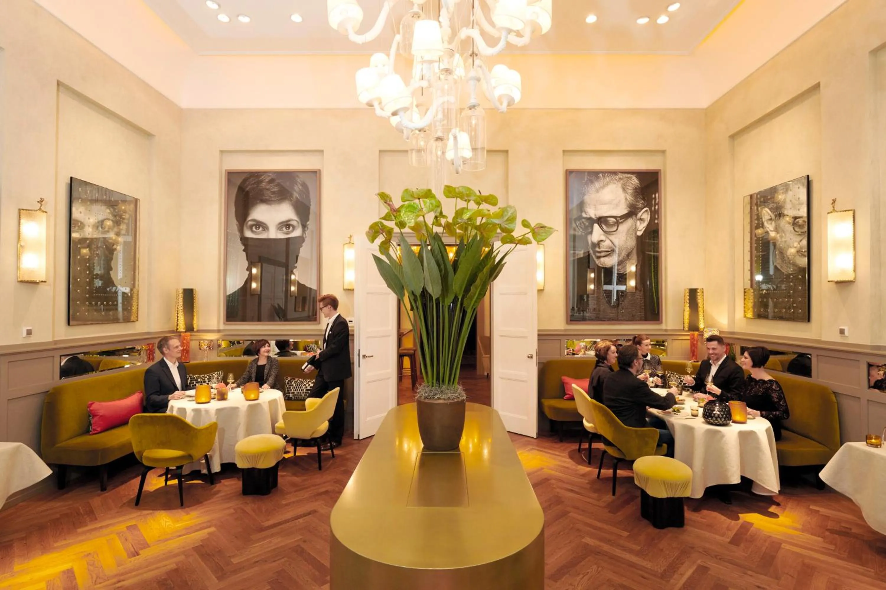 Restaurant/places to eat in LA MAISON hotel & spa