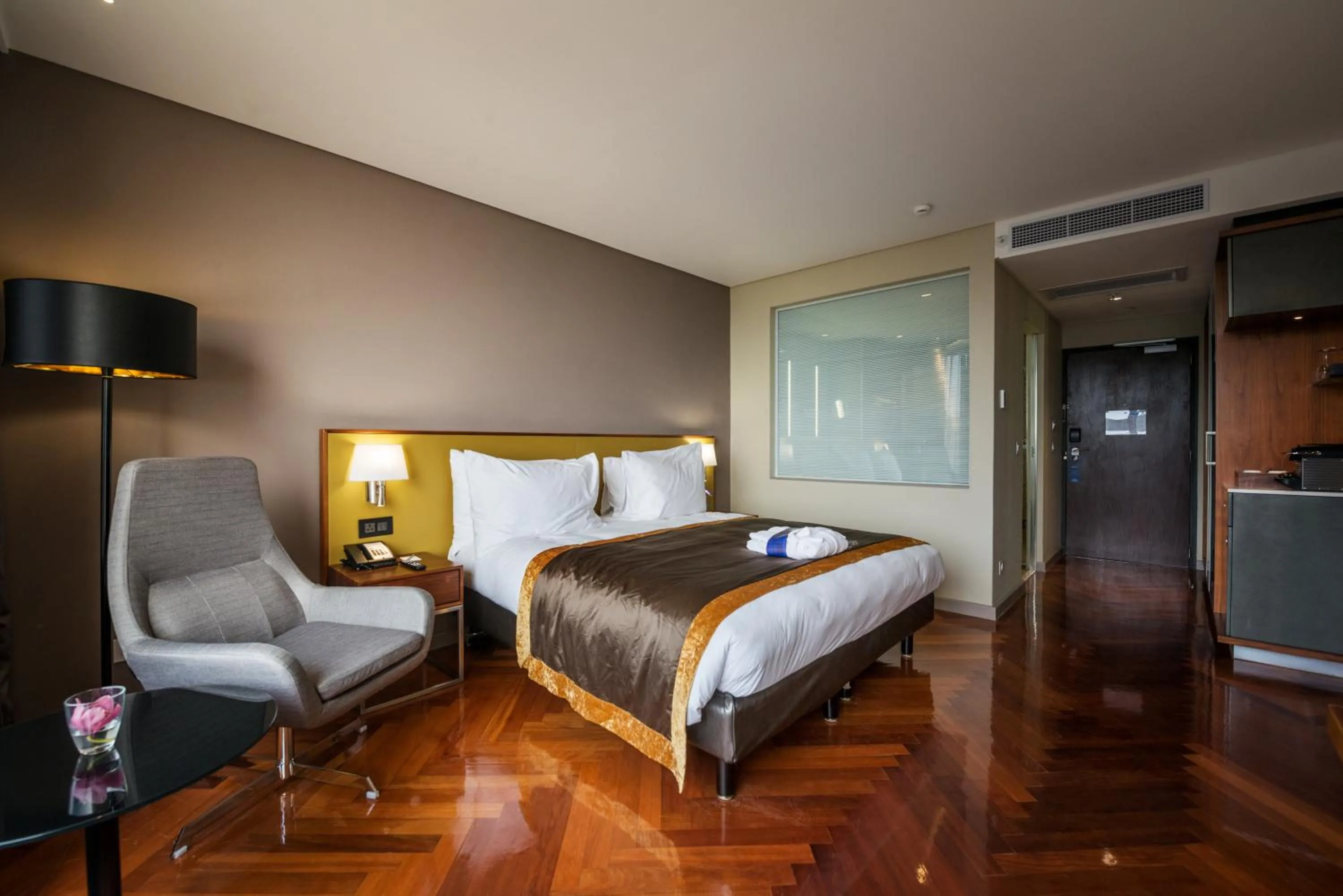 Bedroom, Bed in Radisson Blu Okoume Palace Hotel, Libreville