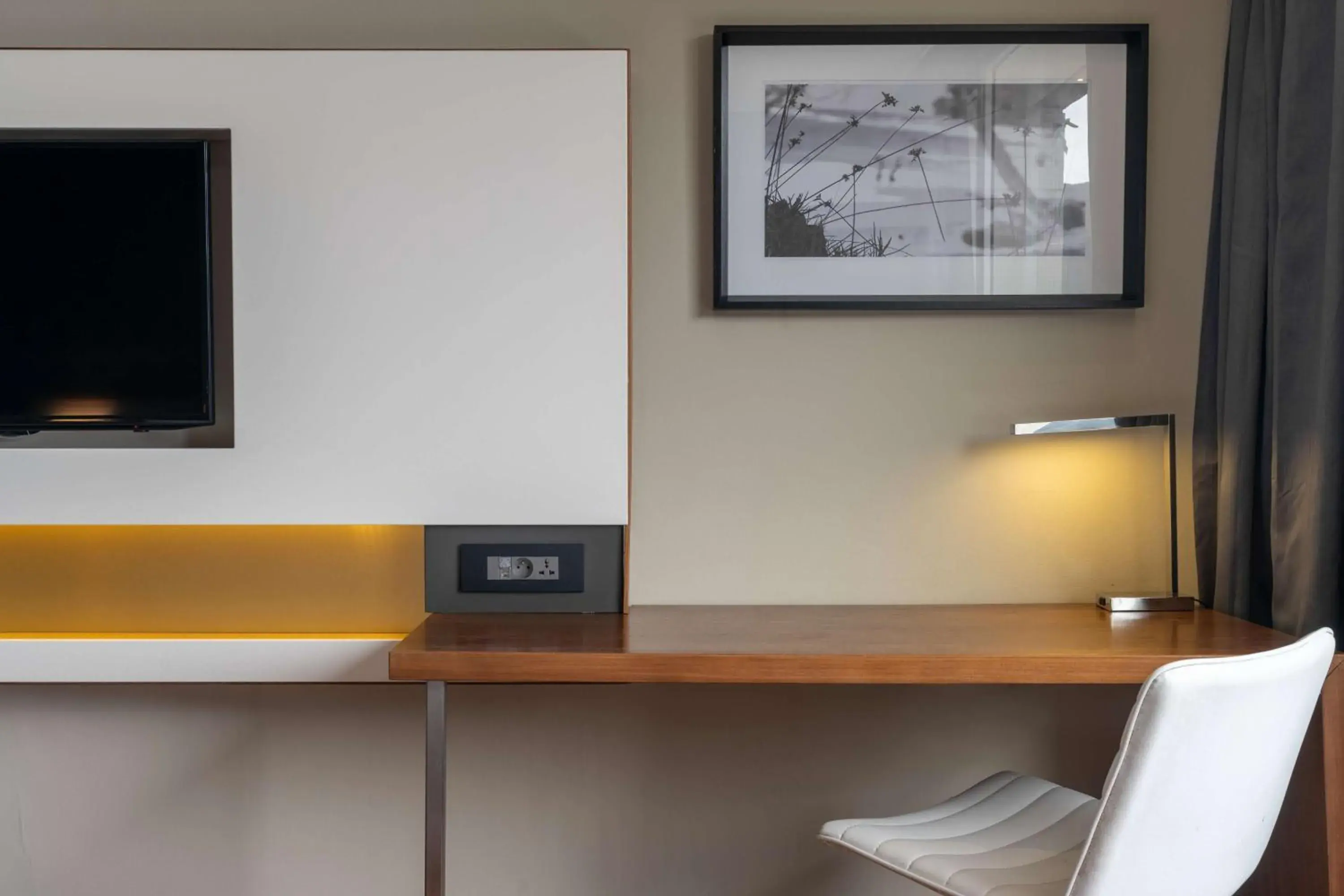 Bedroom in Radisson Blu Okoume Palace Hotel, Libreville Bedroom in Radisson Blu Okoume Palace Hotel, Libreville