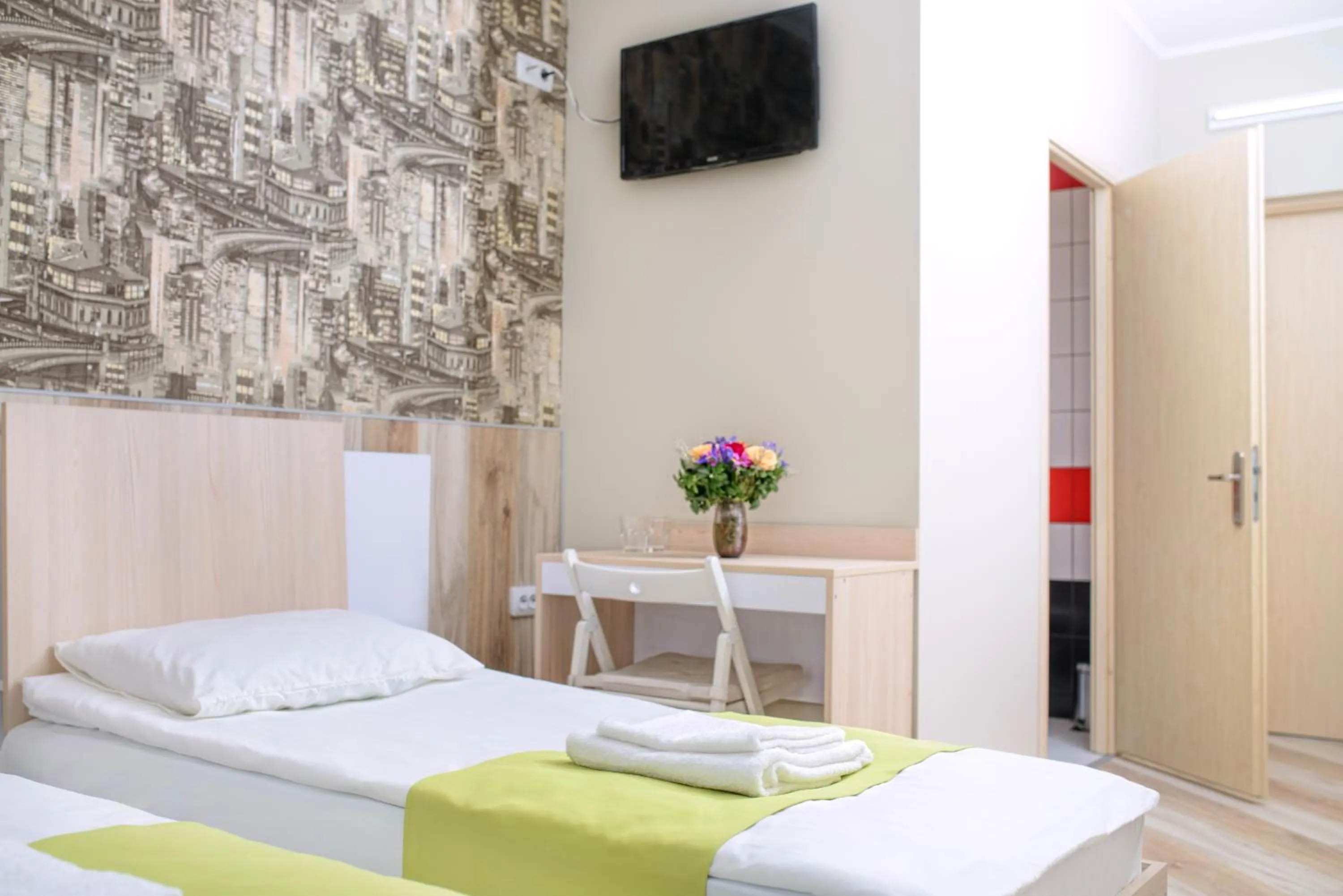 Bedroom, Bed in Urban Hotel