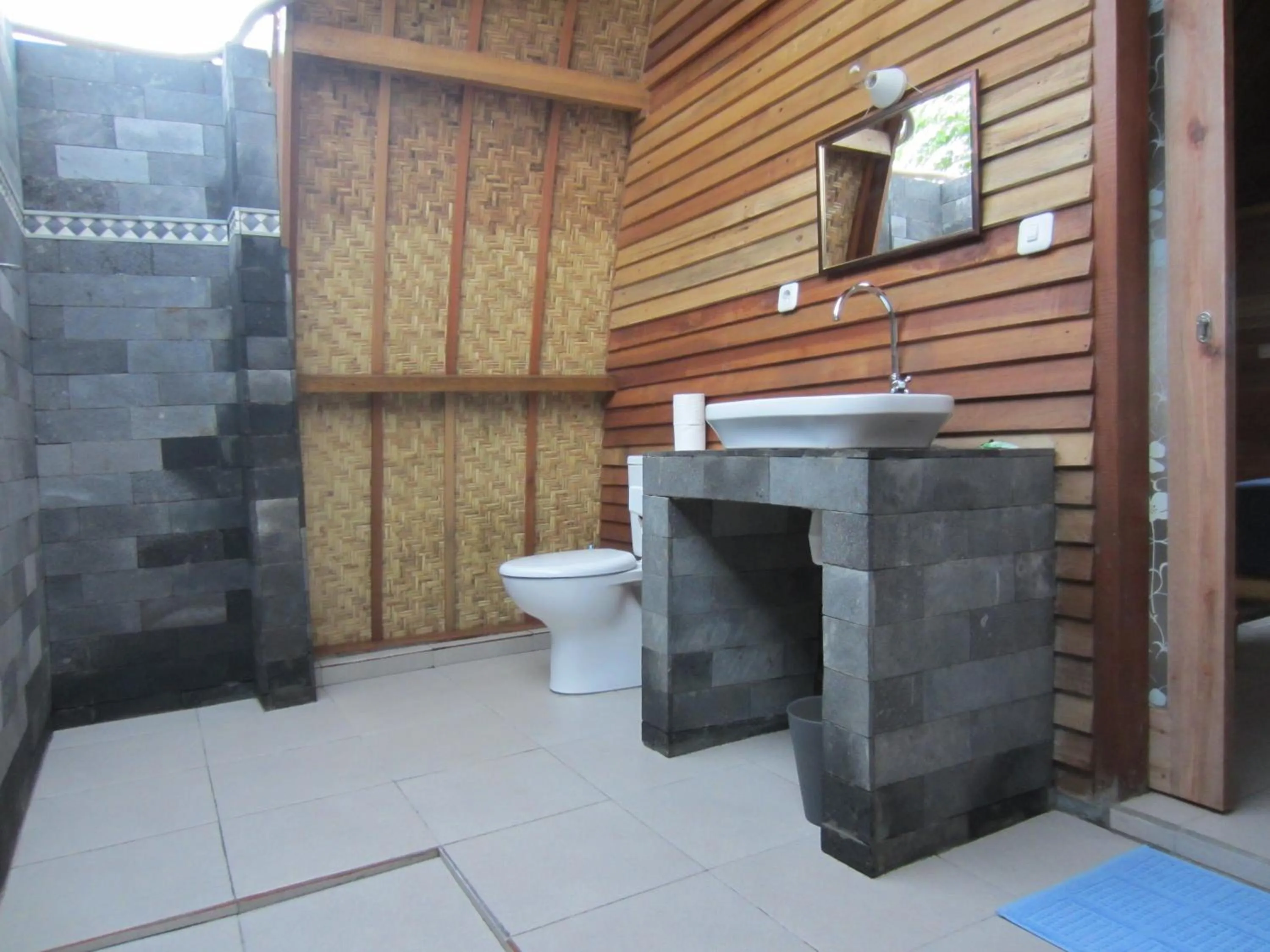 Toilet in Djamezz Lumbung