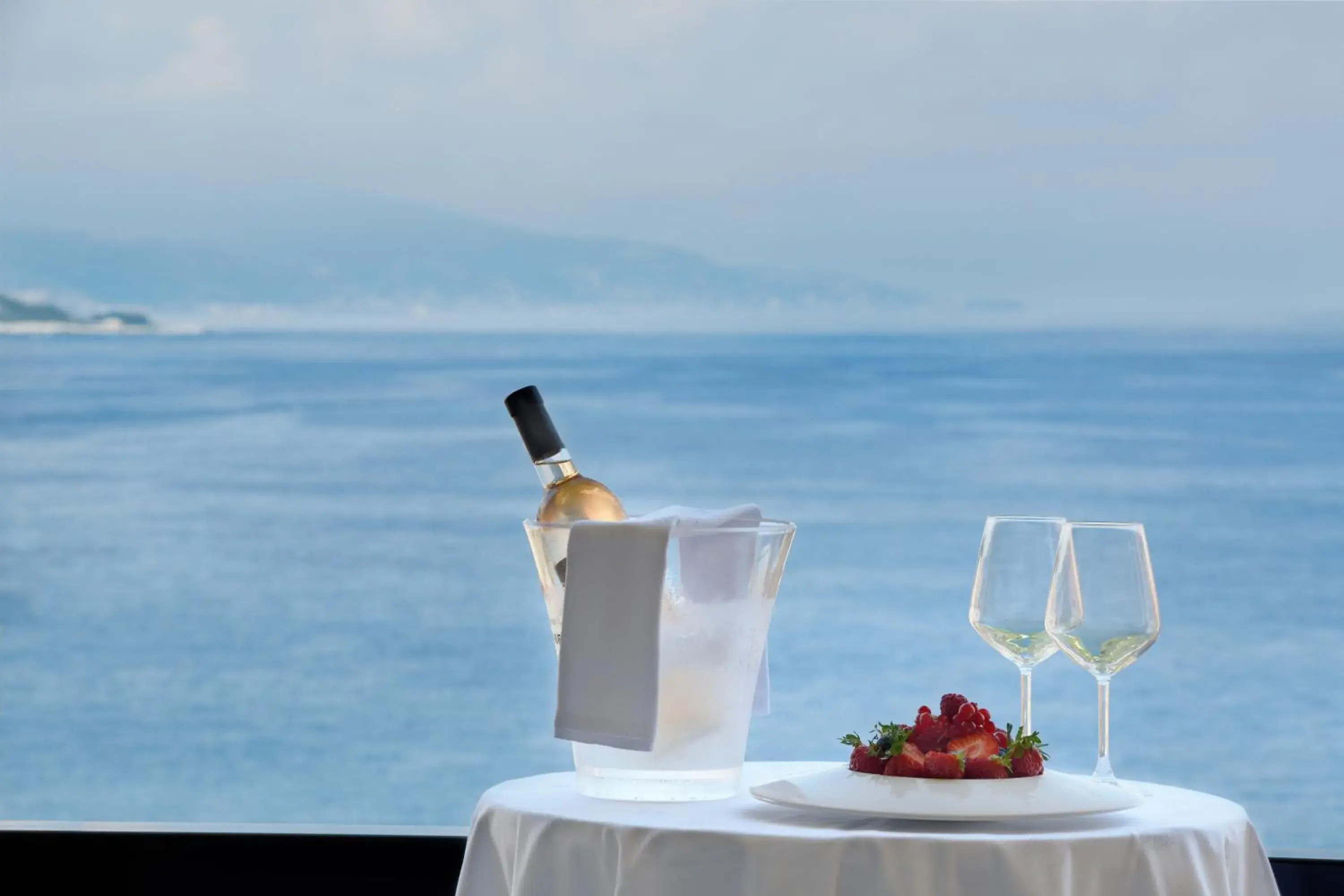 Food and drinks in Columbus Hotel Monte-Carlo, Curio Collection by Hilton Food and drinks in Columbus Hotel Monte-Carlo, Curio Collection by Hilton