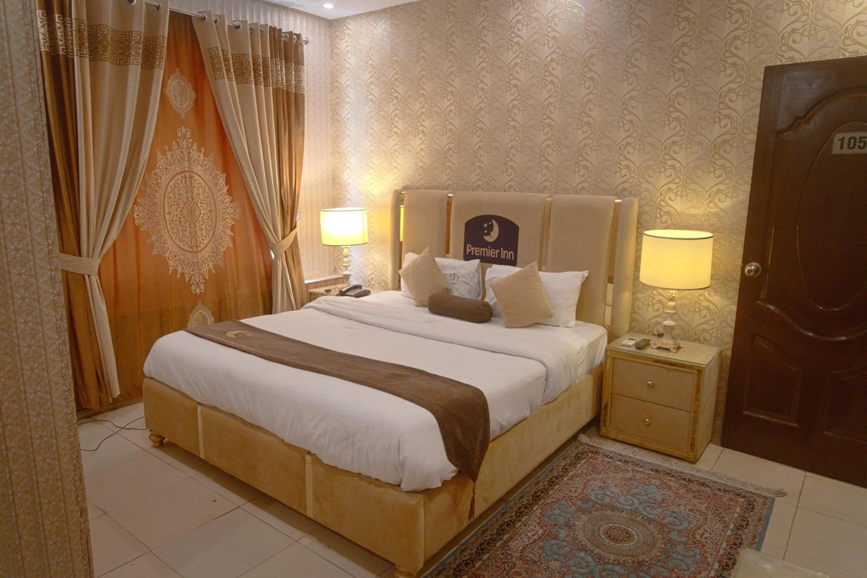 Bedroom, Bed in Premier Inn Johar Town Lahore
