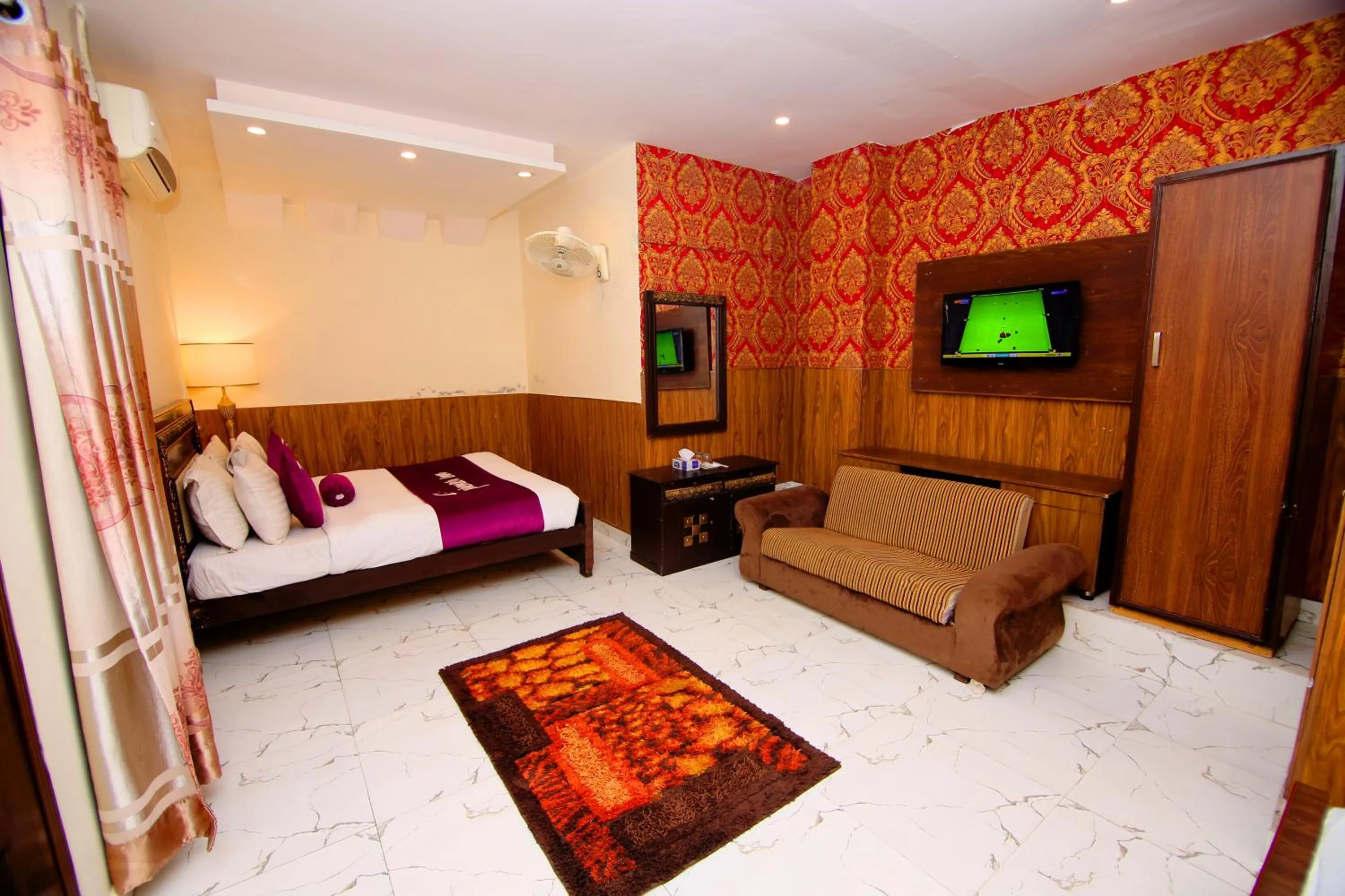 Bedroom, Bed in Premier Inn Johar Town Lahore