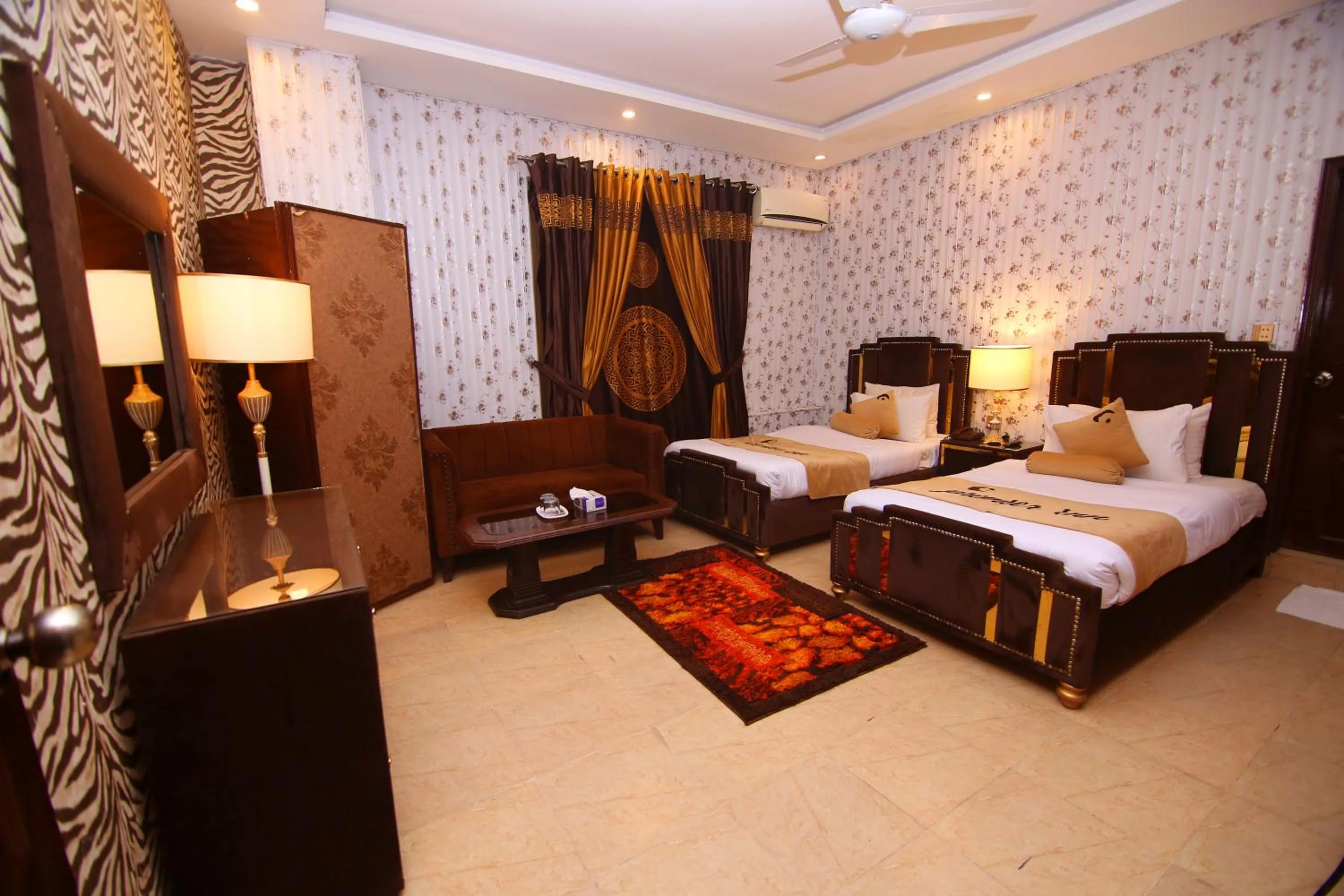 Bedroom, Bed in Premier Inn Johar Town Lahore