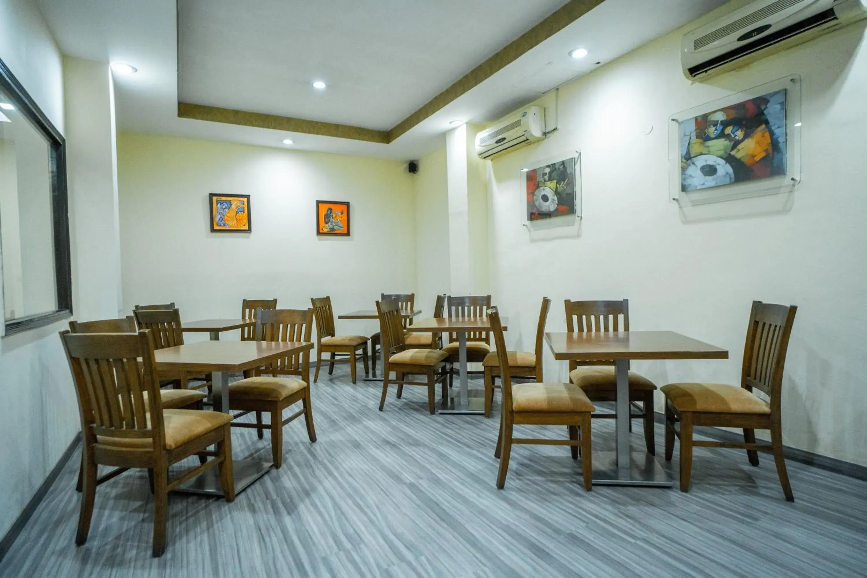 Restaurant/places to eat in Enkay Residency V Block-Cyber City Restaurant/places to eat in Enkay Residency V Block-Cyber City