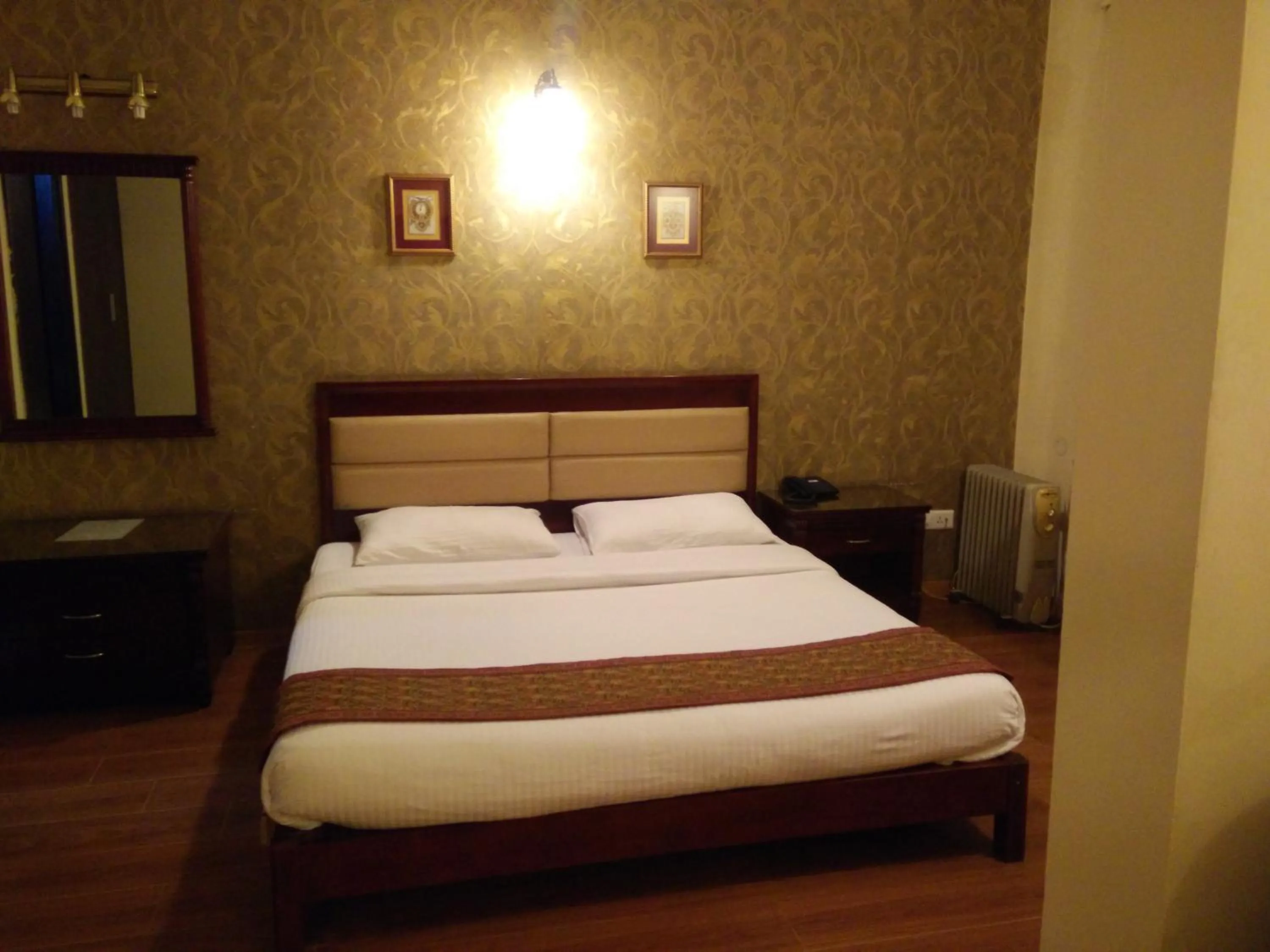 Bed in Enkay Residency V Block-Cyber City