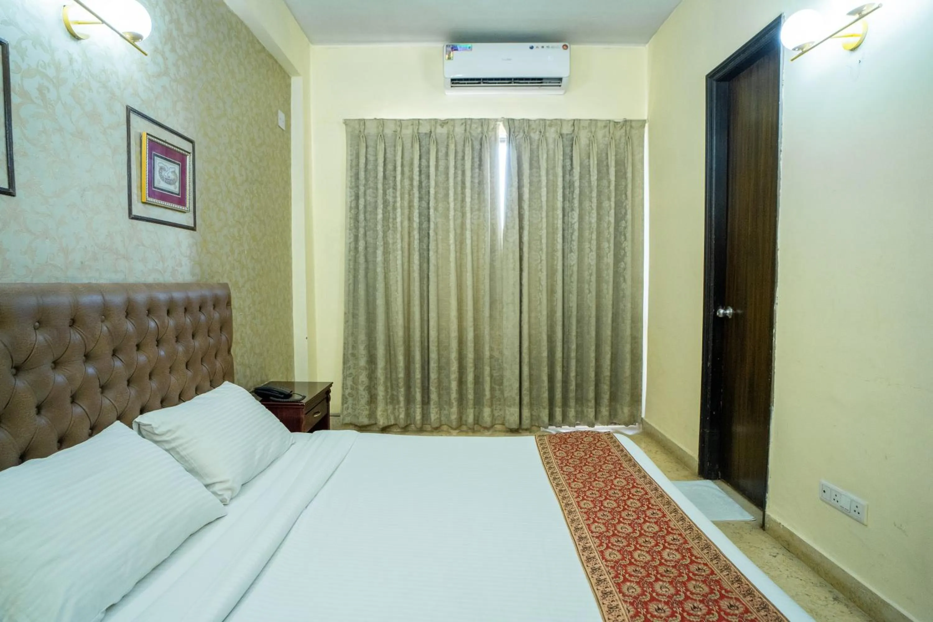 Bed in Enkay Residency V Block-Cyber City