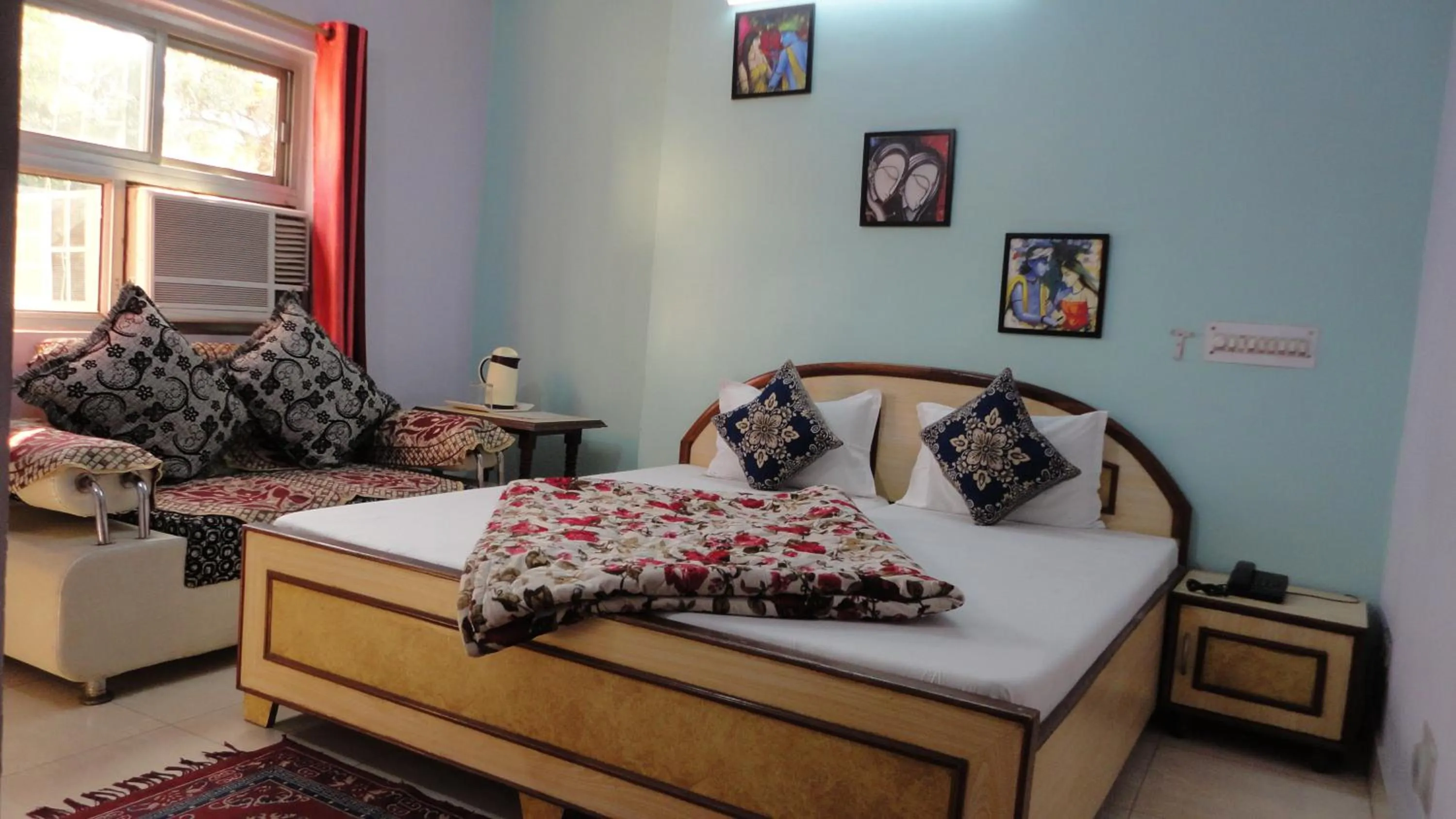 Bed in Hotel Swarajya Palace