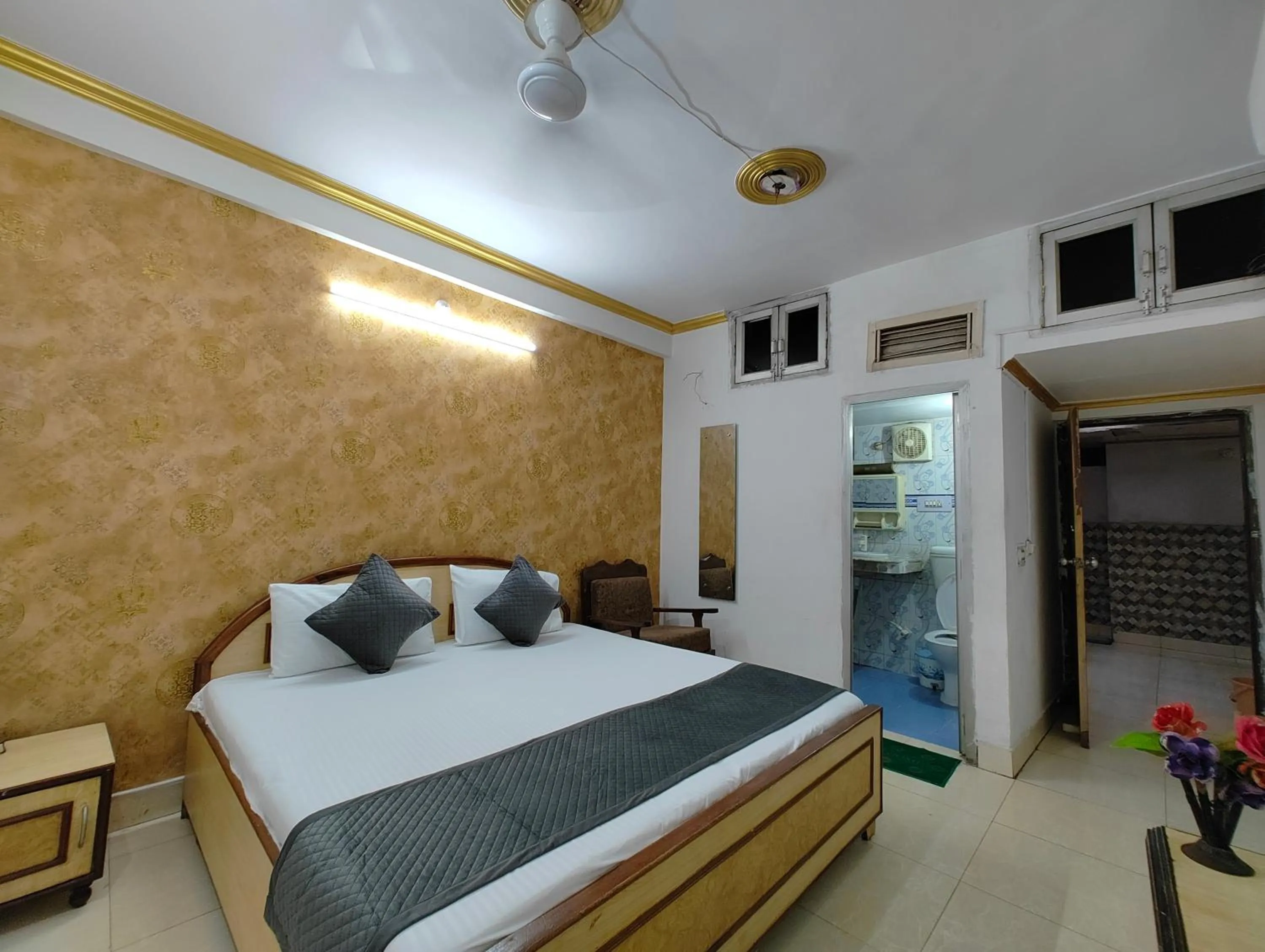 Bedroom, Bed in Hotel Swarajya Palace