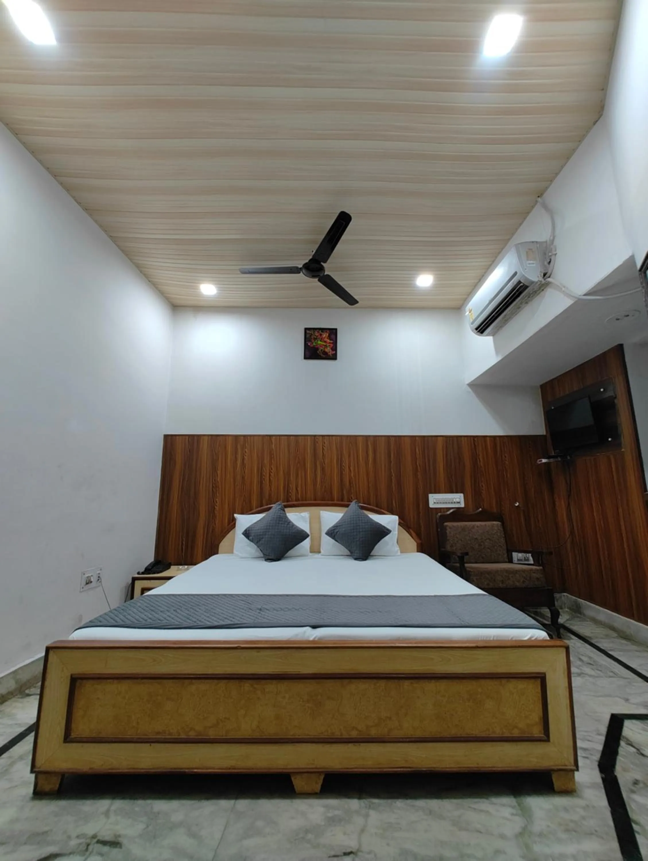 Bedroom, Bed in Hotel Swarajya Palace