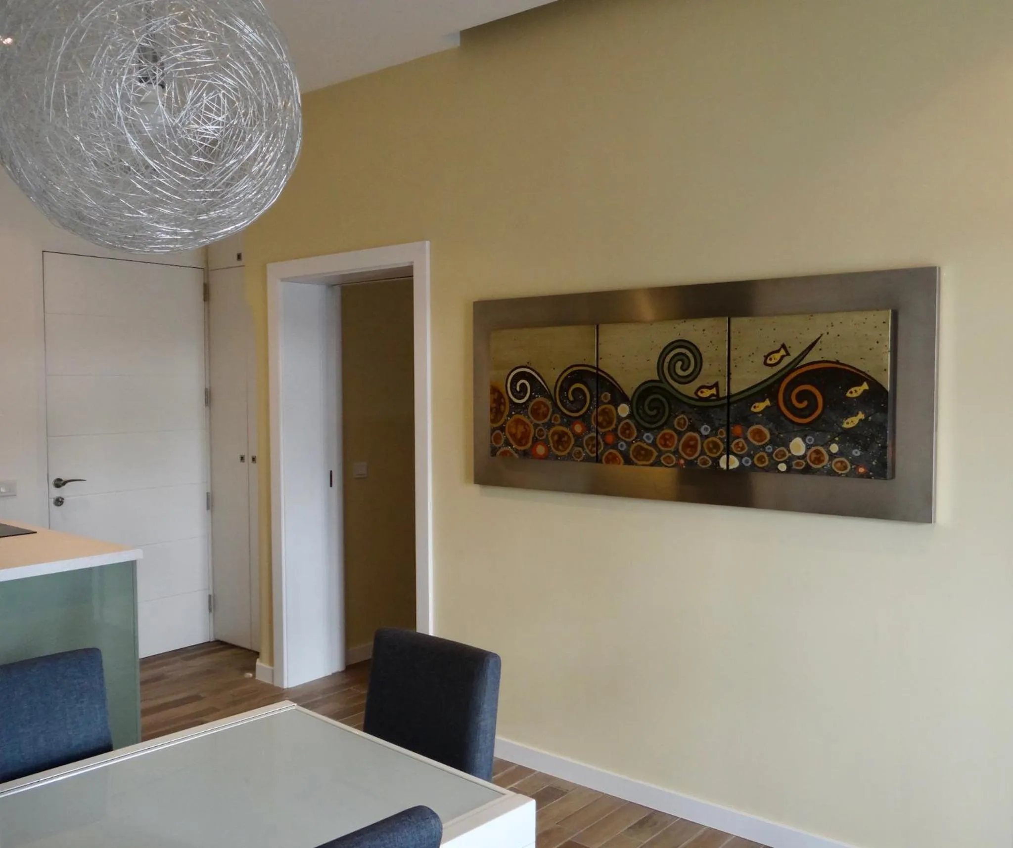 Kitchen or kitchenette in Three Cities Apartments