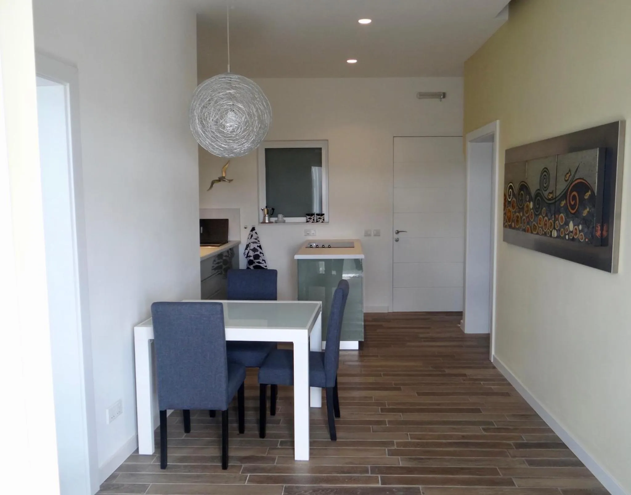 Kitchen or kitchenette in Three Cities Apartments