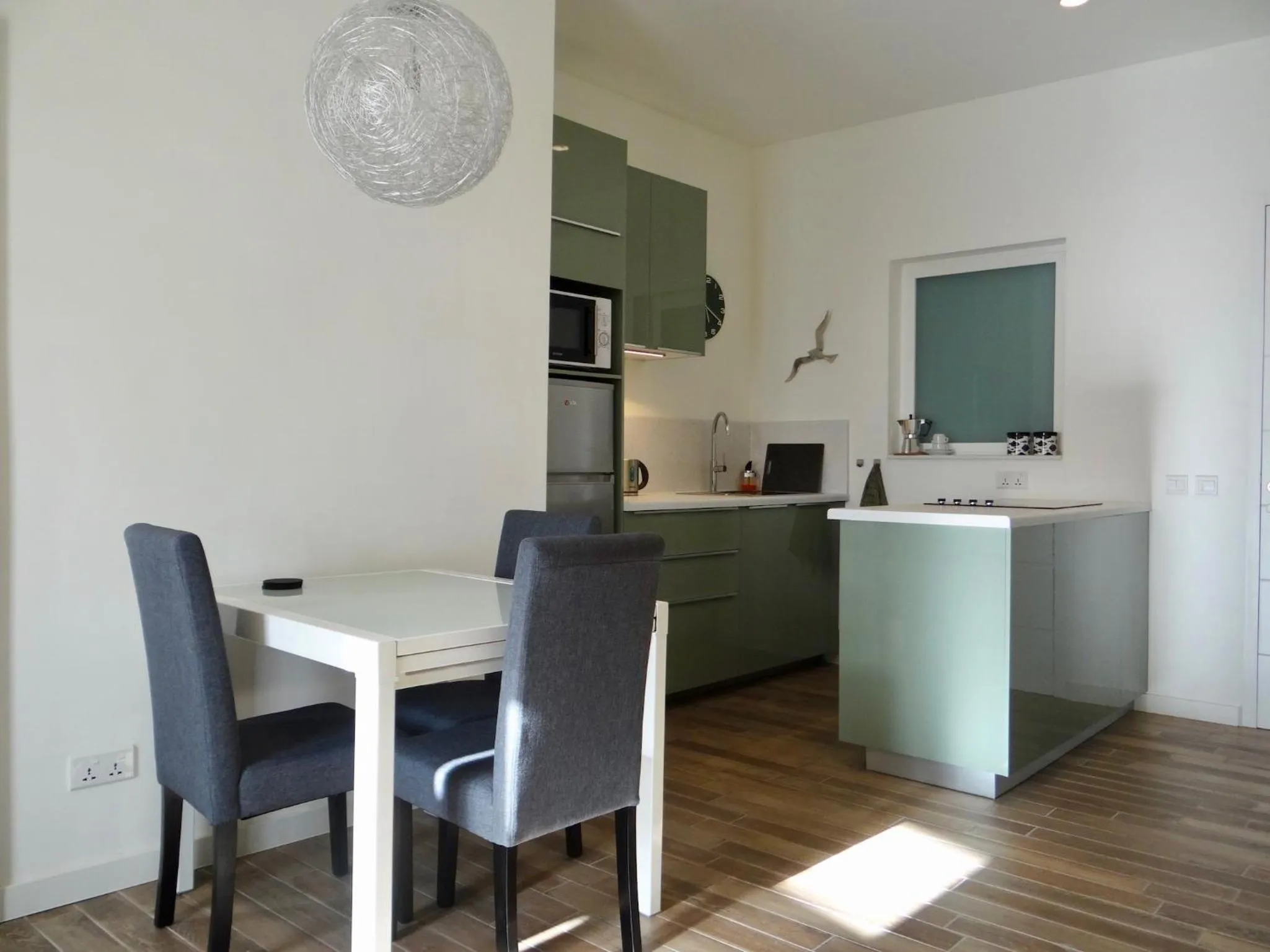 Kitchen or kitchenette in Three Cities Apartments