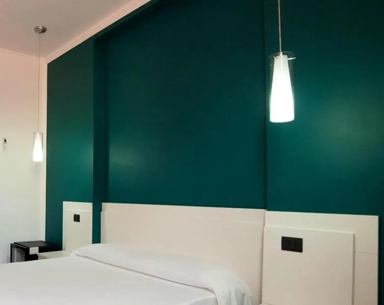 Bedroom, Bed in Metropoli's