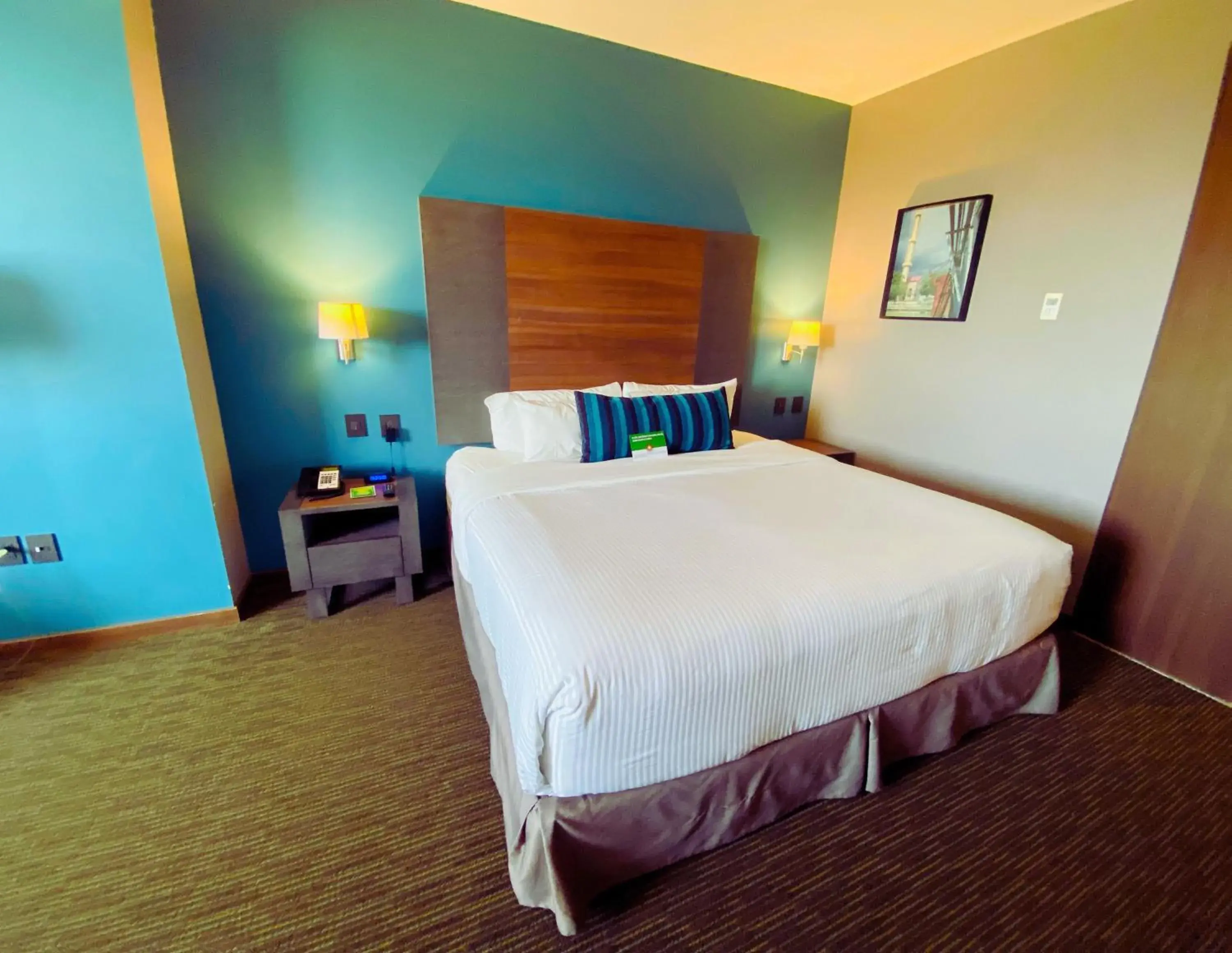 Photo of the whole room, Bed in La Quinta by Wyndham Aguascalientes Photo of the whole room, Bed in La Quinta by Wyndham Aguascalientes