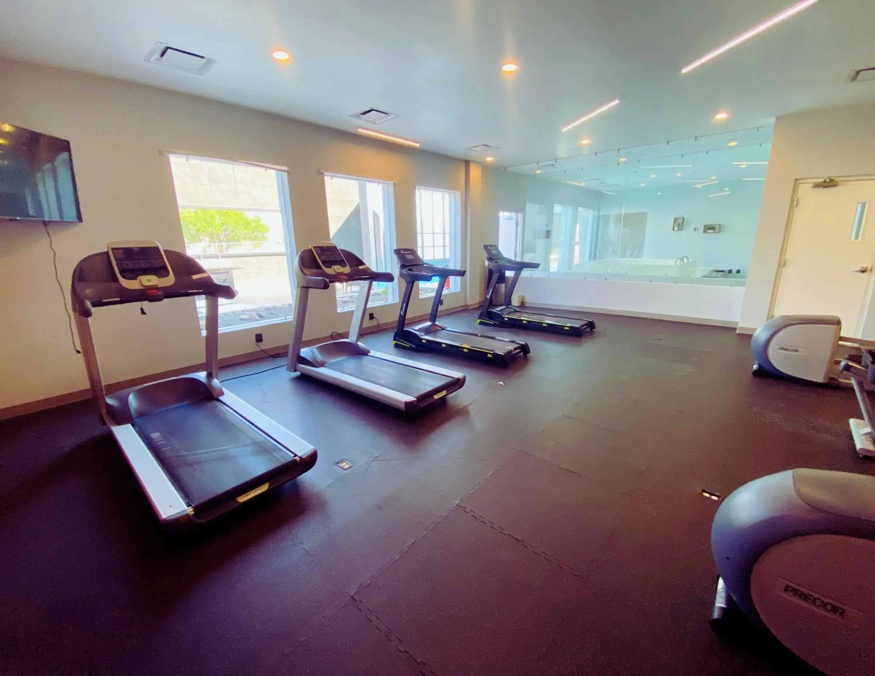 Fitness centre/facilities in La Quinta by Wyndham Aguascalientes Fitness centre/facilities in La Quinta by Wyndham Aguascalientes