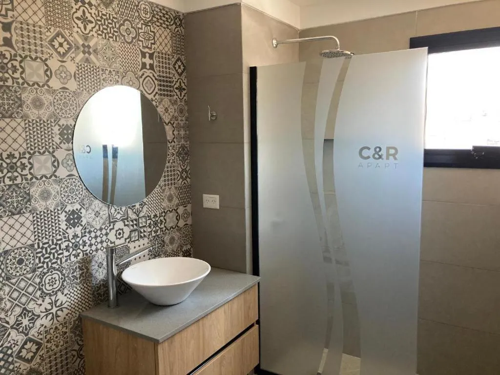 Shower in C&R Hoteles PDLA