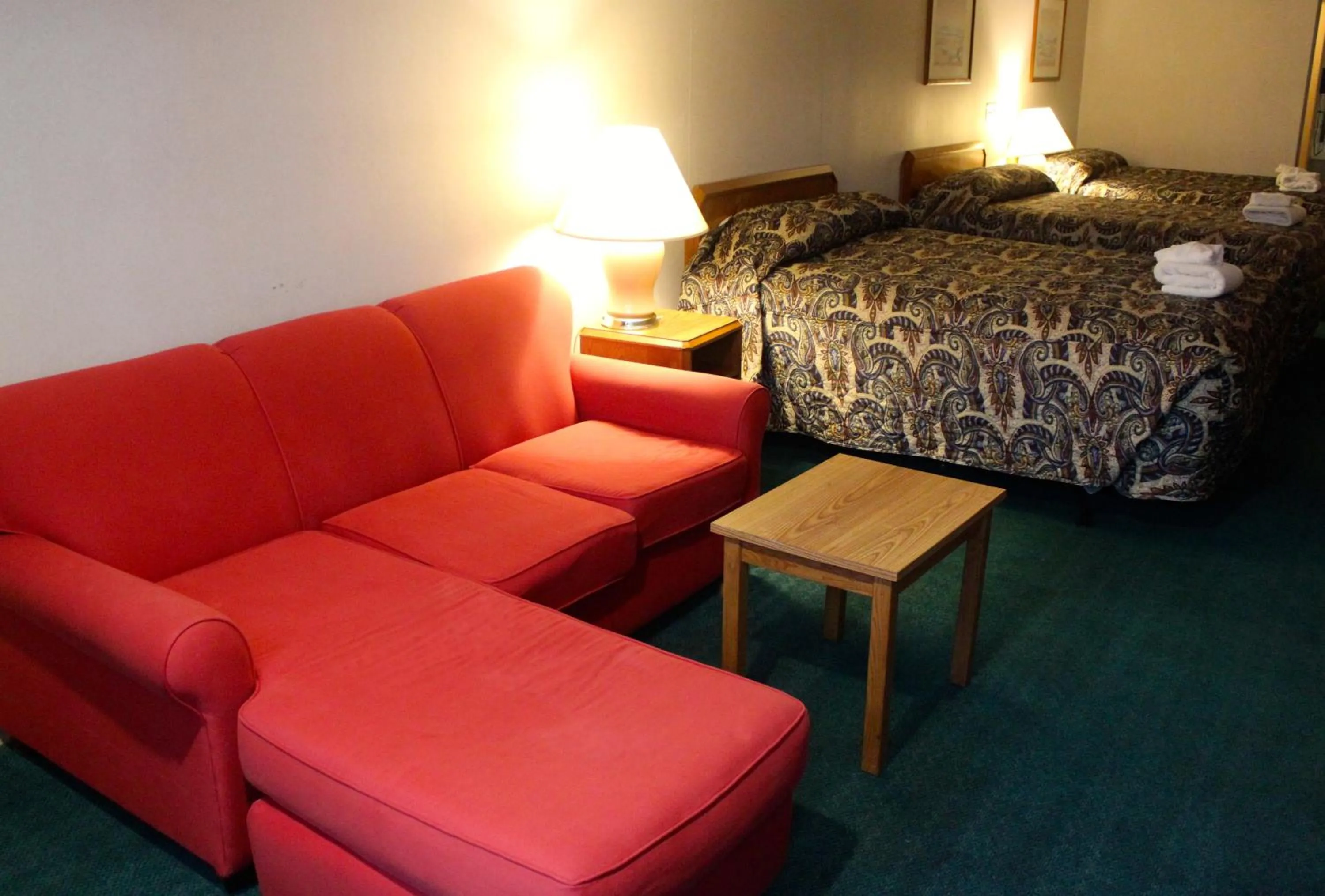 Bedroom, Bed in Anchorage Inn Burlington