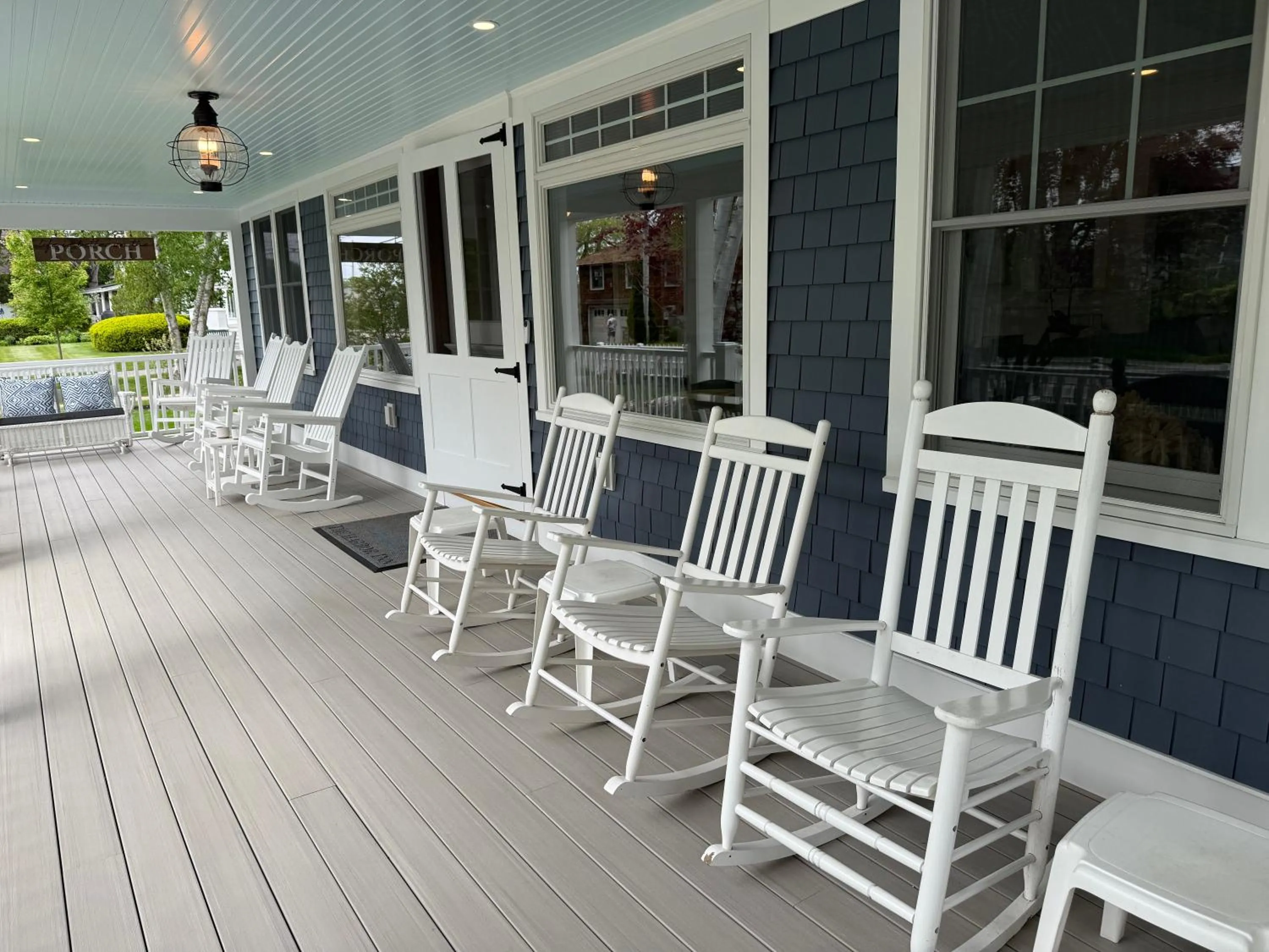 The Harbor Inn