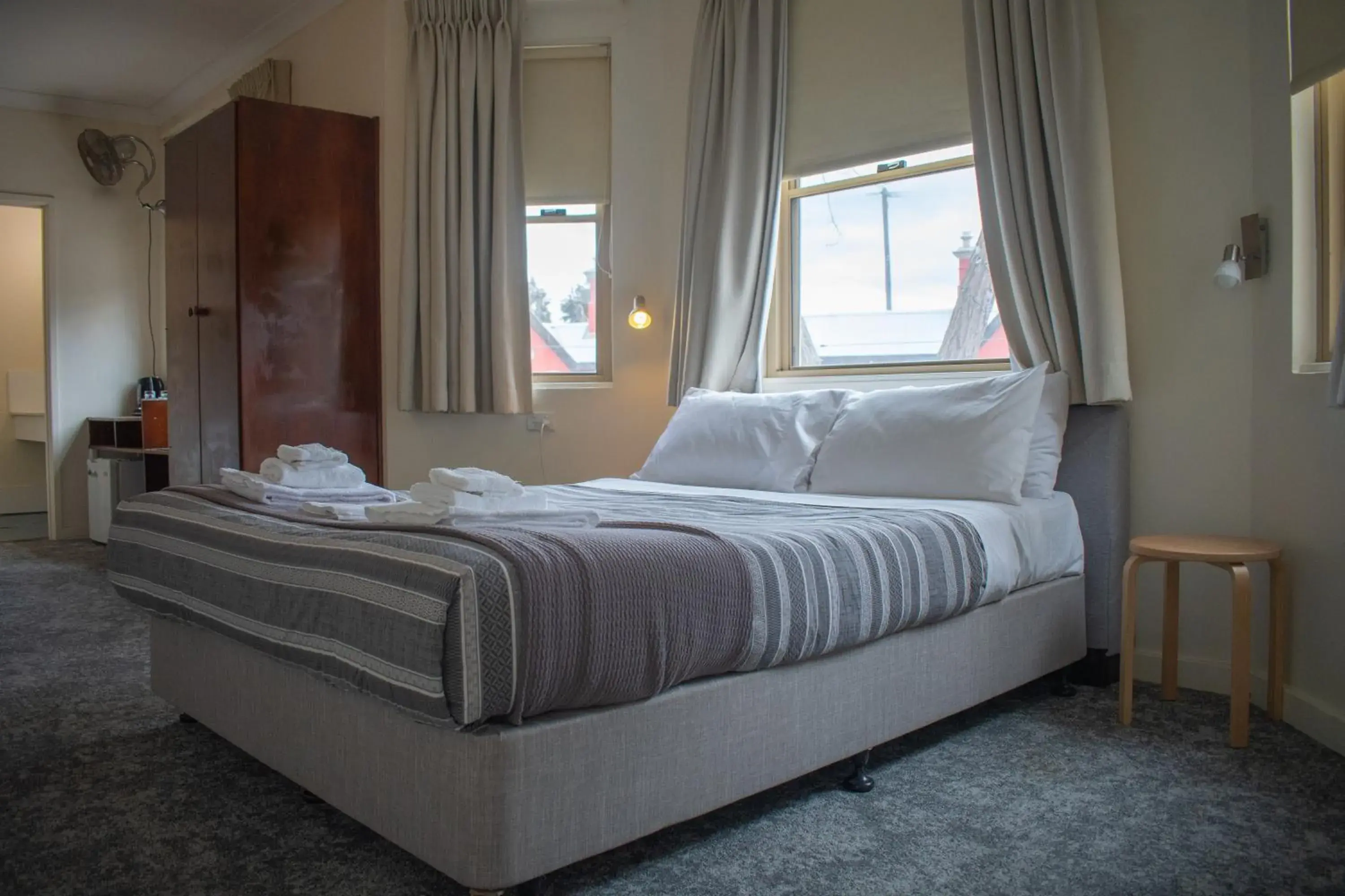 Bed in Royal Hotel Bed in Royal Hotel