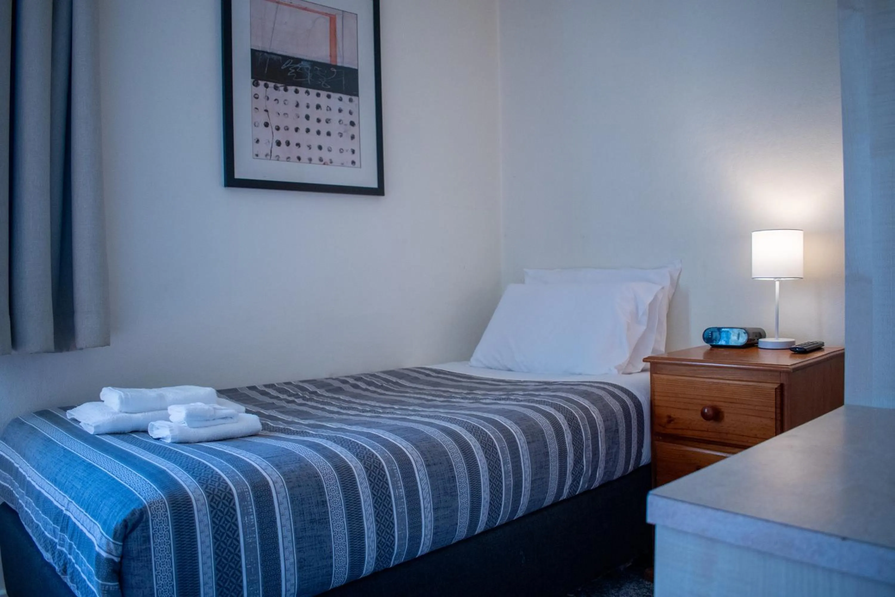 Bedroom, Bed in Royal Hotel