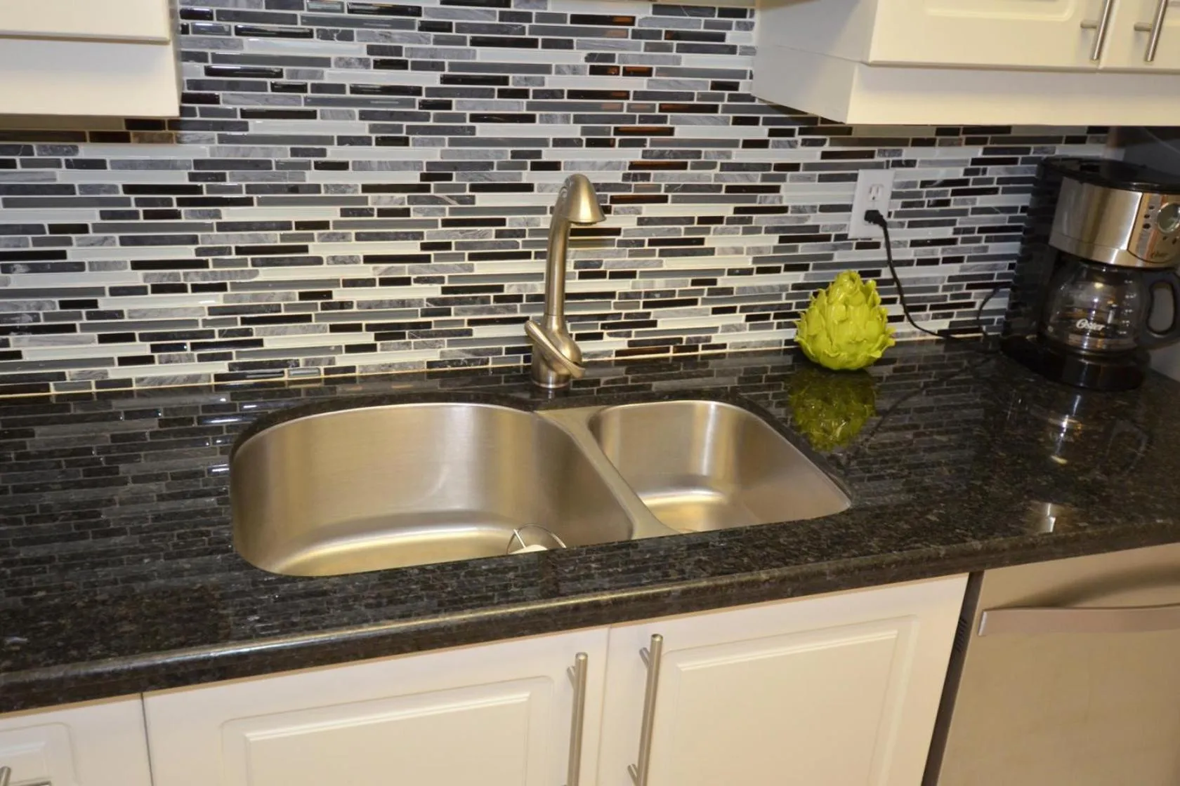 Kitchen or kitchenette in The SoMa Furnished Residences