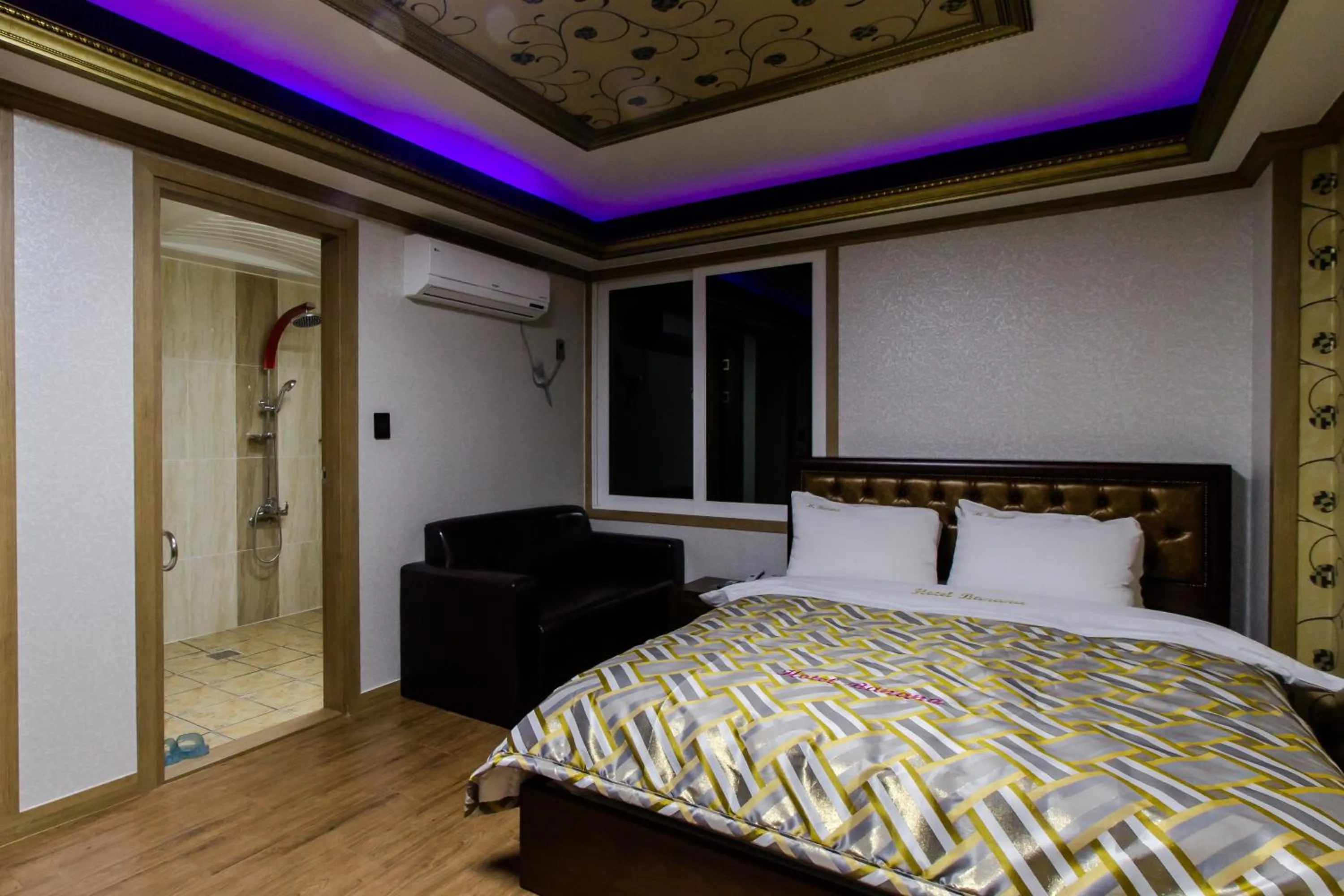 GuangJu Hotel Banana