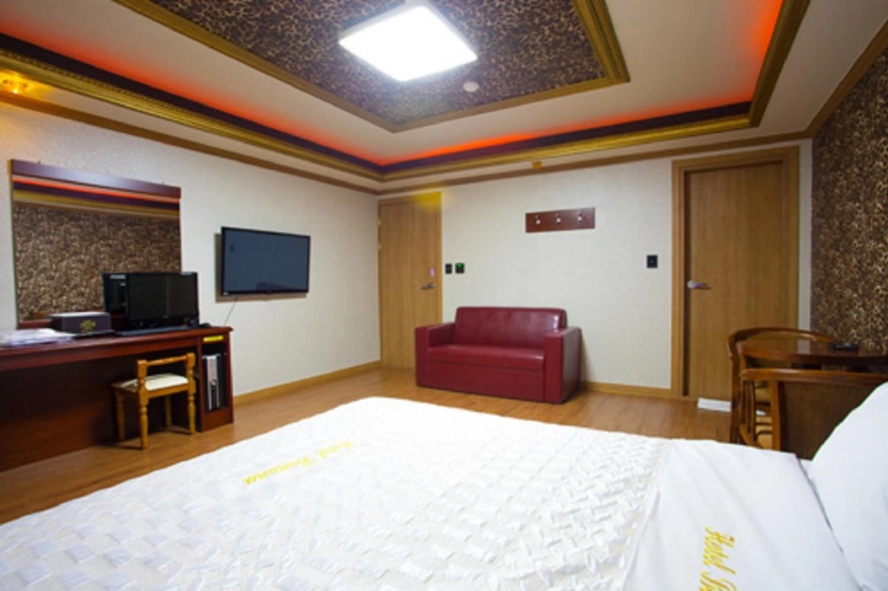 TV/Entertainment Center in GuangJu Hotel Banana