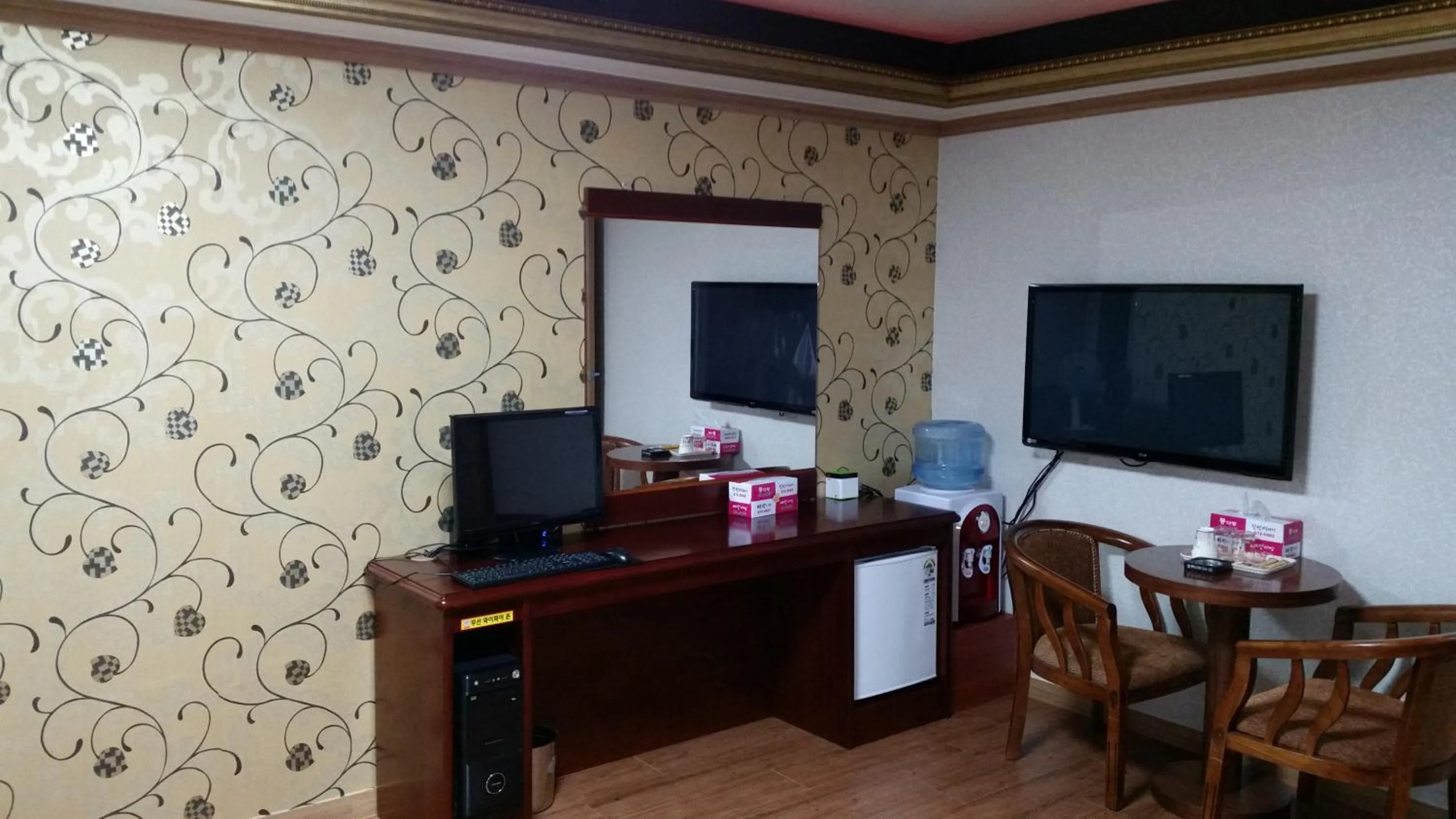 Other, TV/Entertainment Center in GuangJu Hotel Banana
