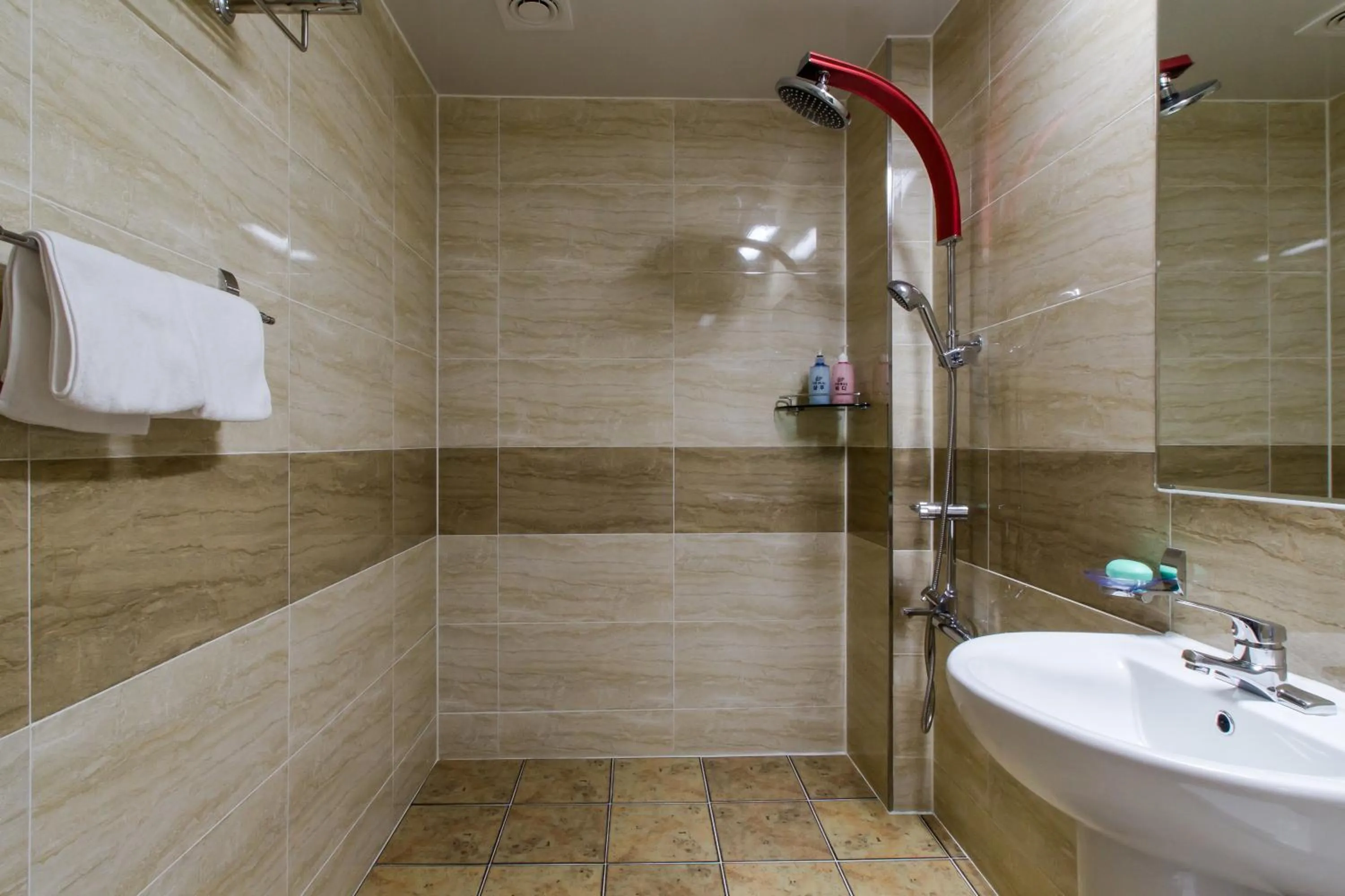 Bathroom in GuangJu Hotel Banana