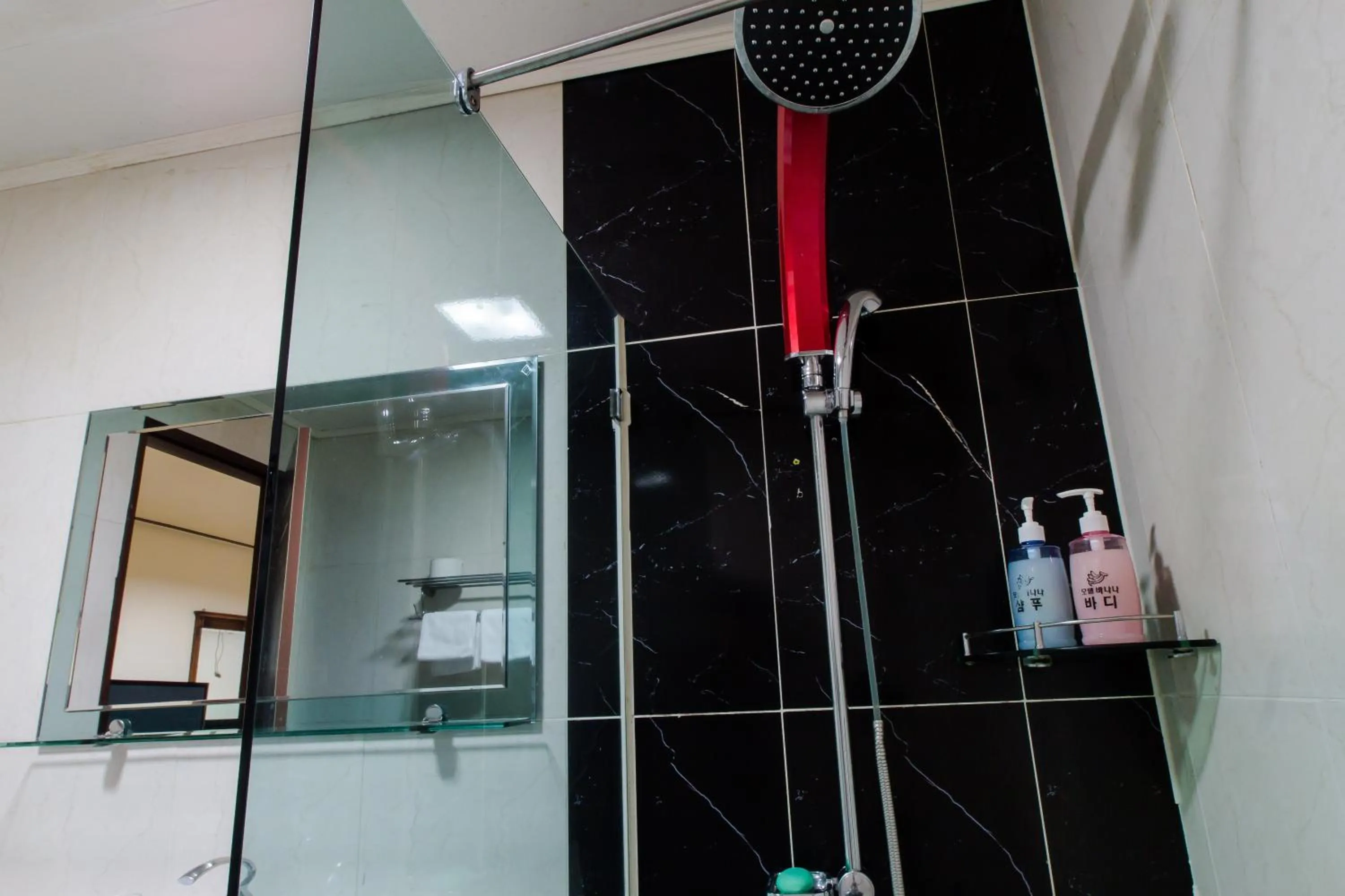 Bathroom in GuangJu Hotel Banana