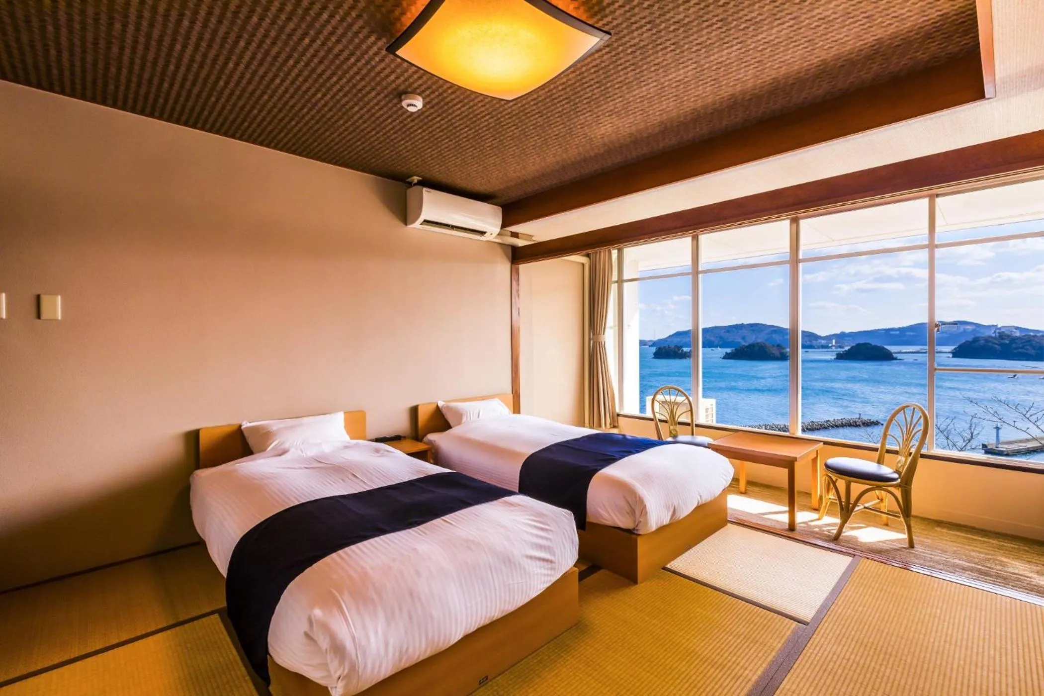 Photo of the whole room, Bed in Ooedo Onsen Monogatari Premium Toba Saichoraku