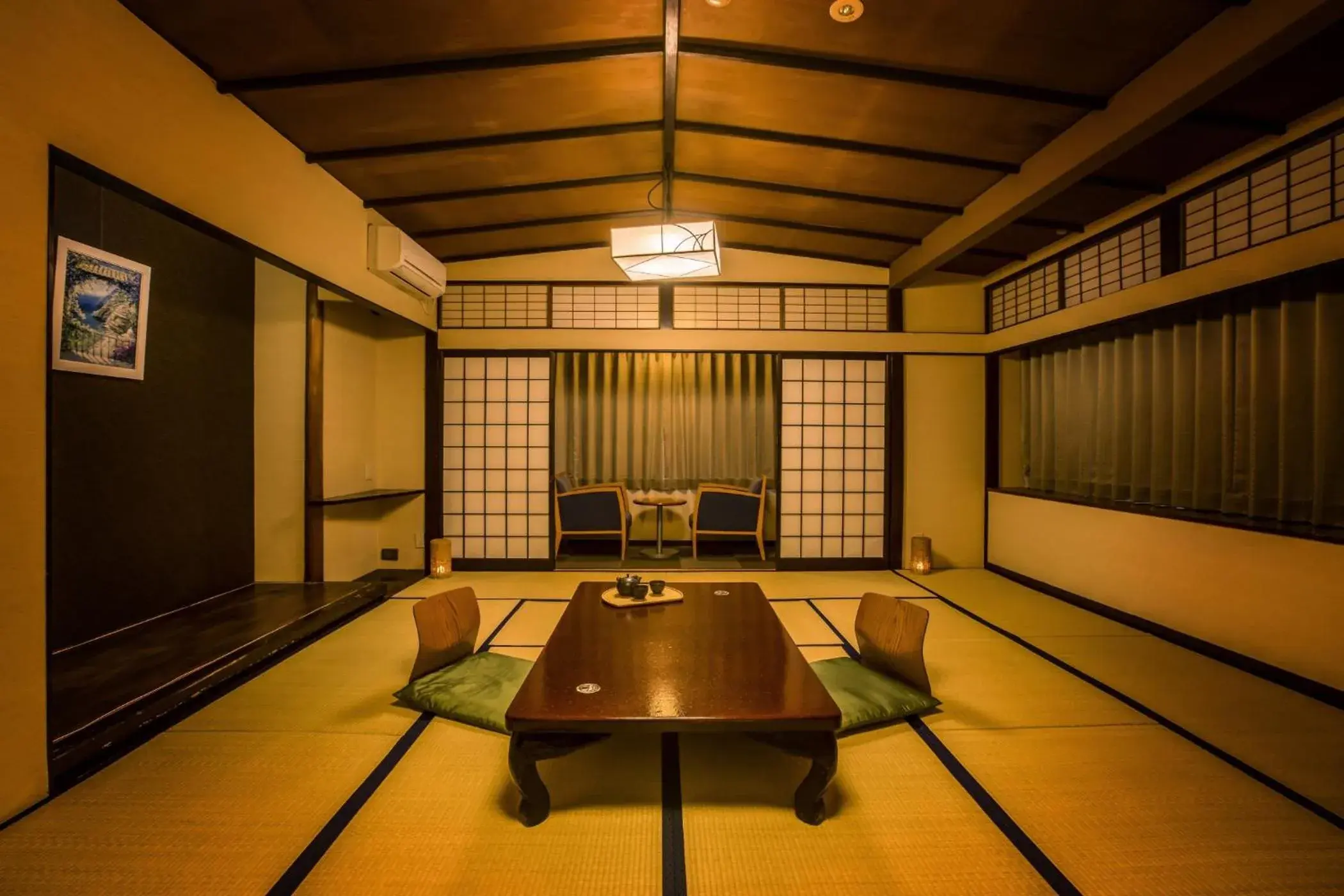 Superior Japanese-Style-Room holds 7 people (No View) - Non-Smoking - Shared Bathroom in Ooedo Onsen Monogatari Gero Bekkan Superior Japanese-Style-Room holds 7 people (No View) - Non-Smoking - Shared Bathroom in Ooedo Onsen Monogatari Gero Bekkan