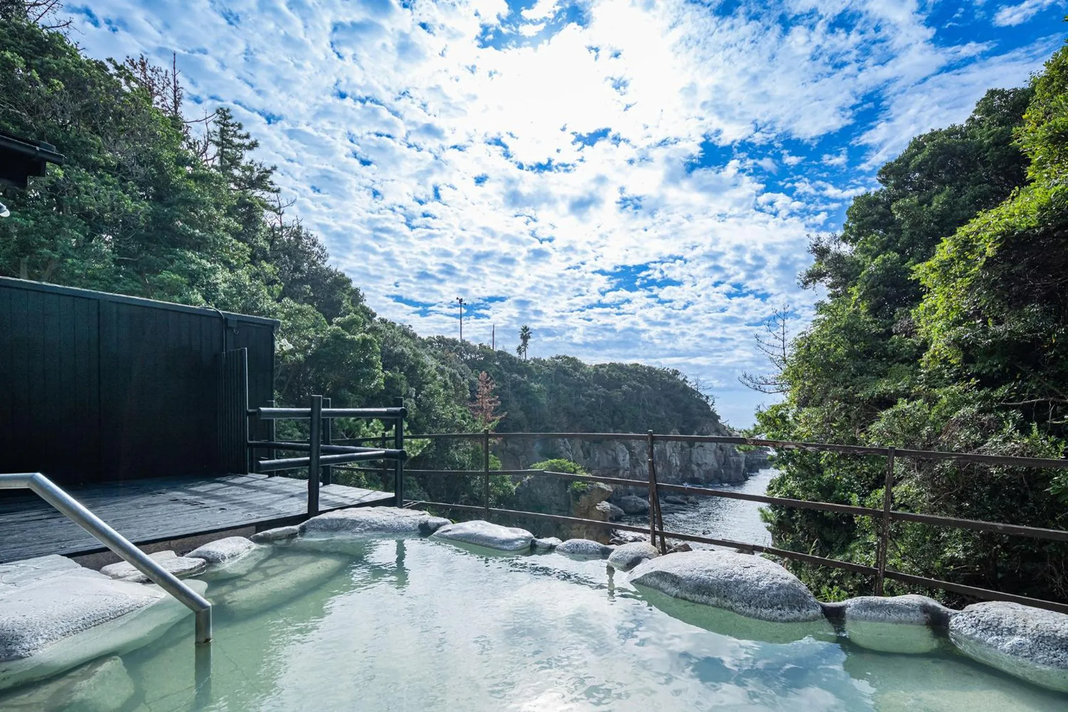 Hot Spring Bath in TAOYA Shirahama Senjyo