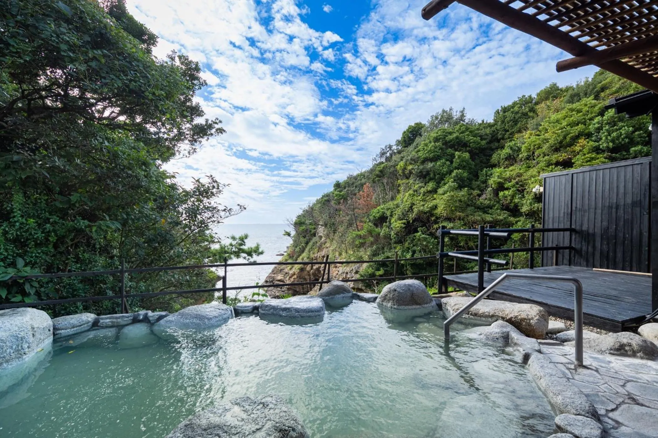Hot Spring Bath in TAOYA Shirahama Senjyo