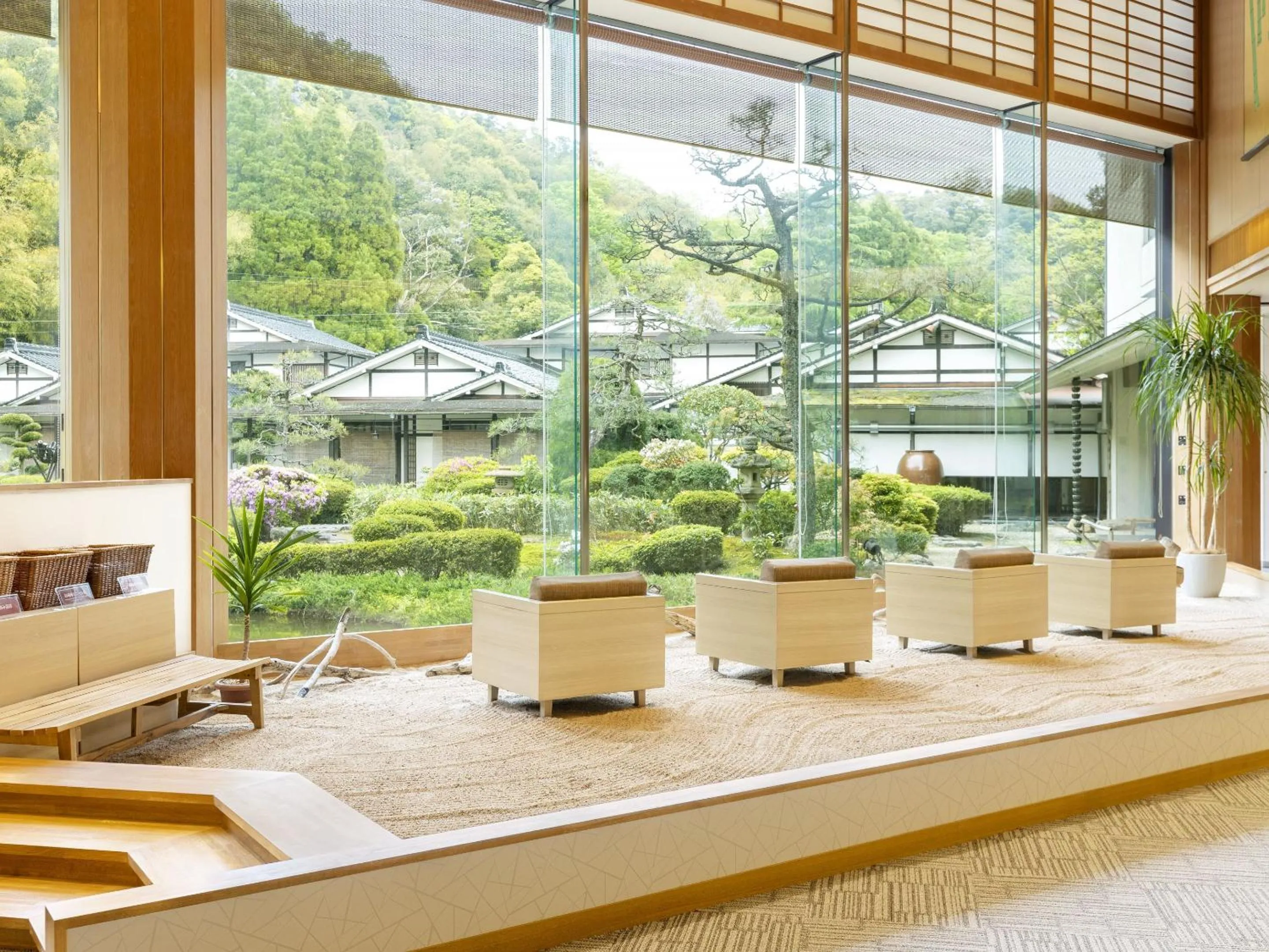 Lounge or bar in Ooedo Onsen Monogatari Premium Saiki Bekkan