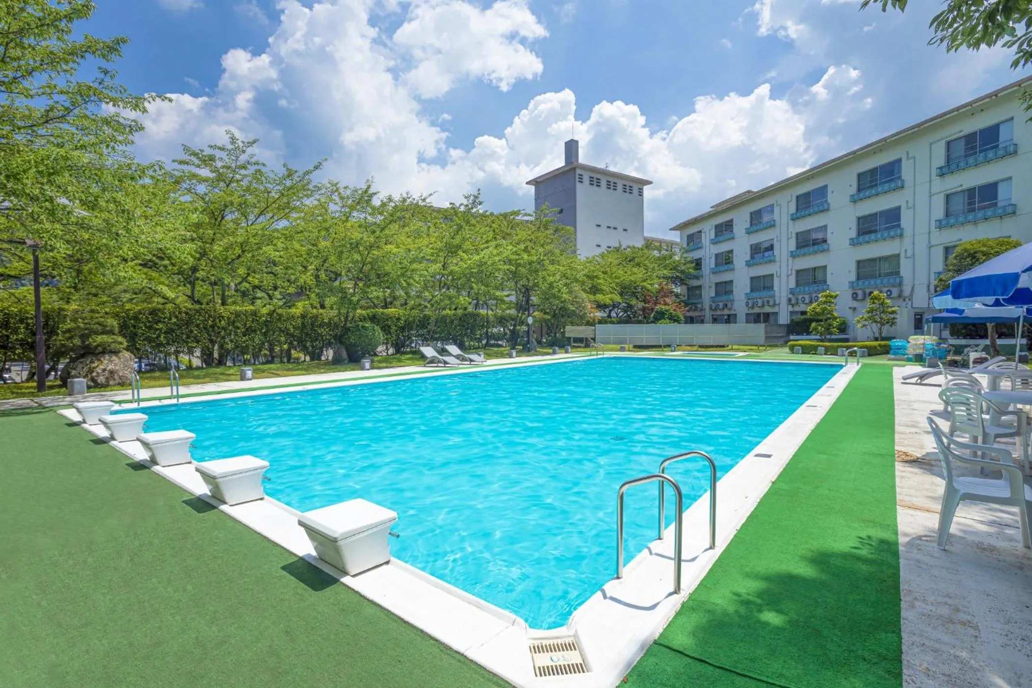 Swimming pool in Ooedo Onsen Monogatari Premium Yamanaka Grand Hotel