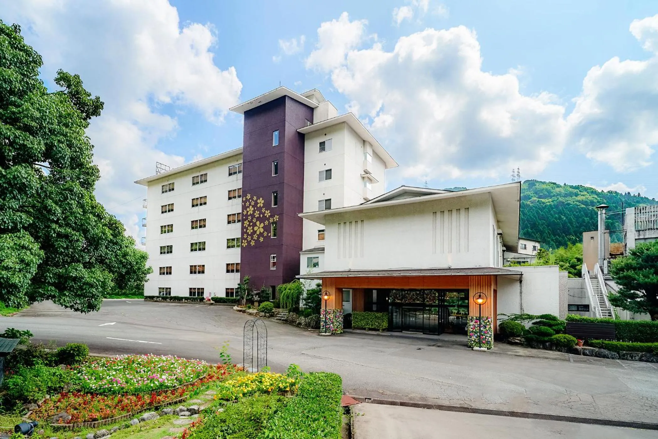 Property building in Ooedo Onsen Monogatari Yamanaka Saichoraku