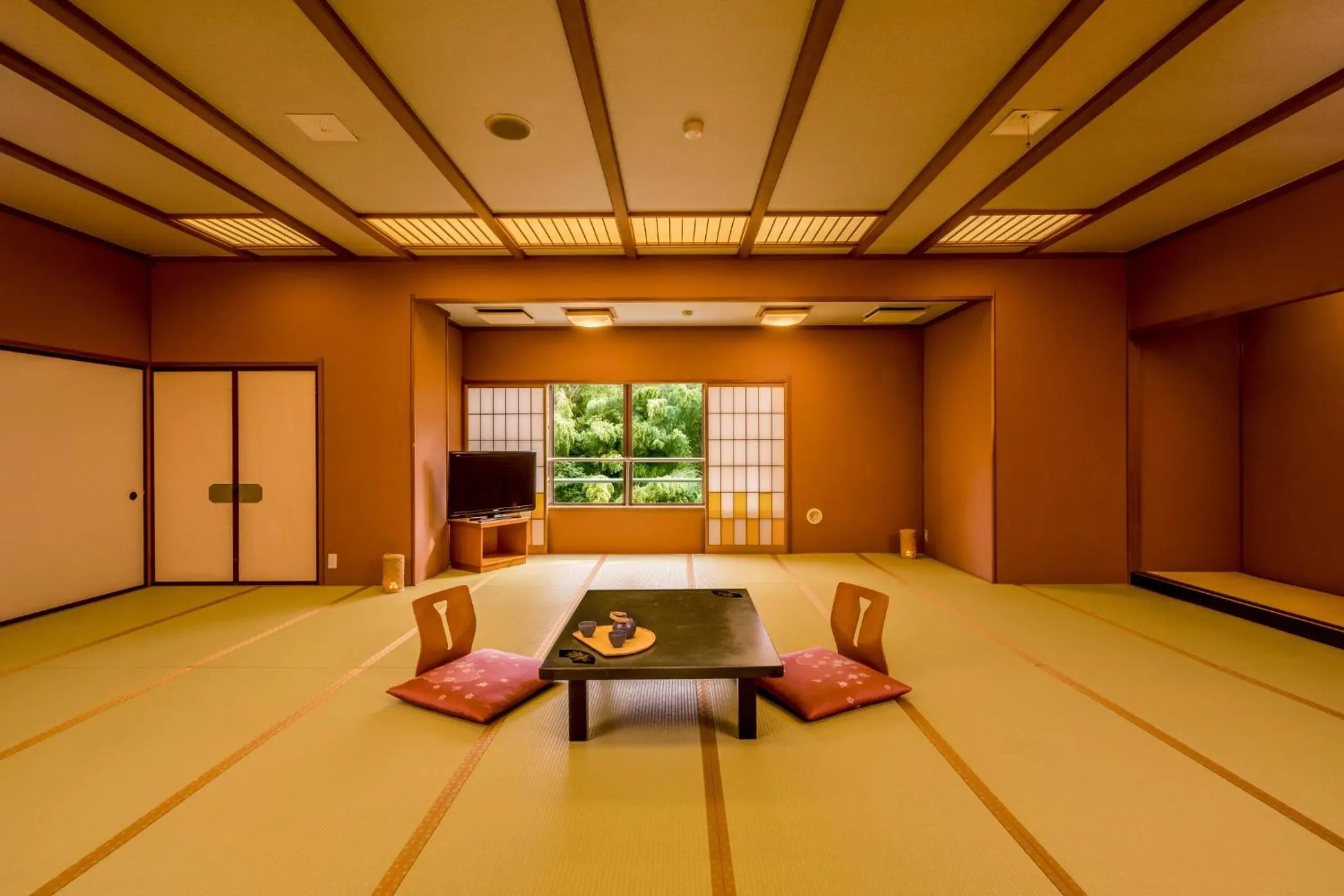 Photo of the whole room in Ooedo Onsen Monogatari Yamanaka Saichoraku